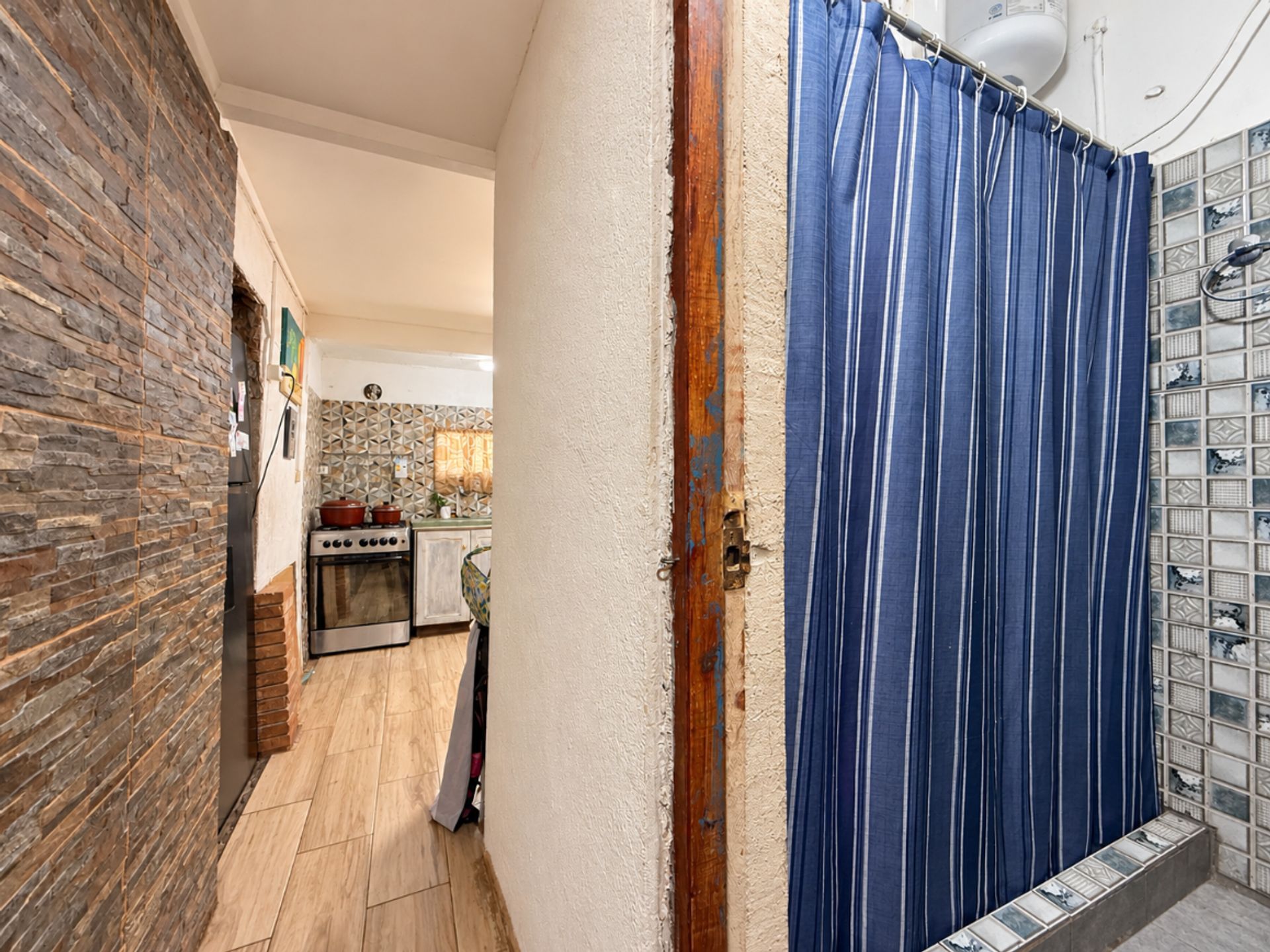 Venta de 2 casas de 1 y 2 dormitorios en Lezica - 18
