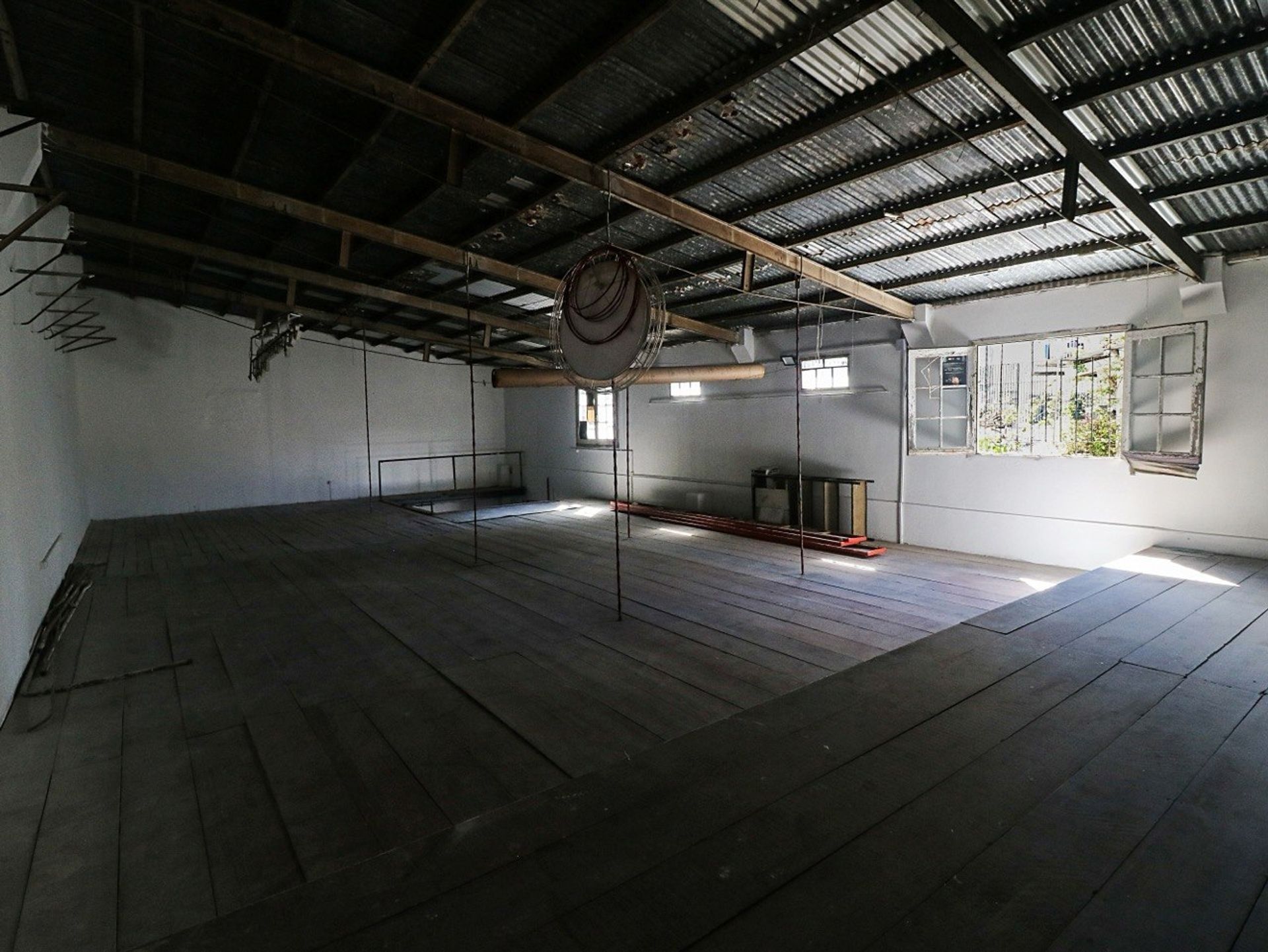 ALQUILER LOCAL/OFICINAS Y GRAN DEPÓSITO, CORDÓN - 14