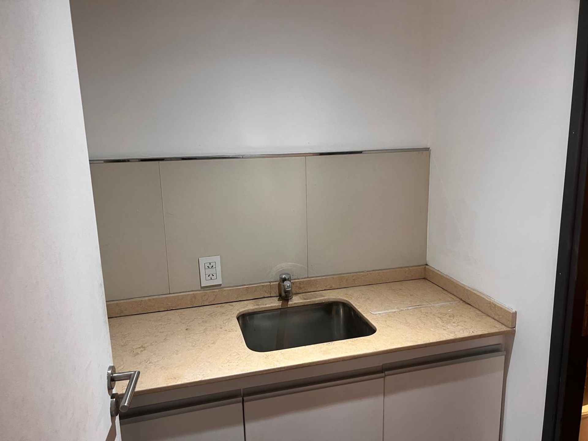 Oficina en Alquiler en Capital, Mendoza - USD 600 | Inmoup - 9