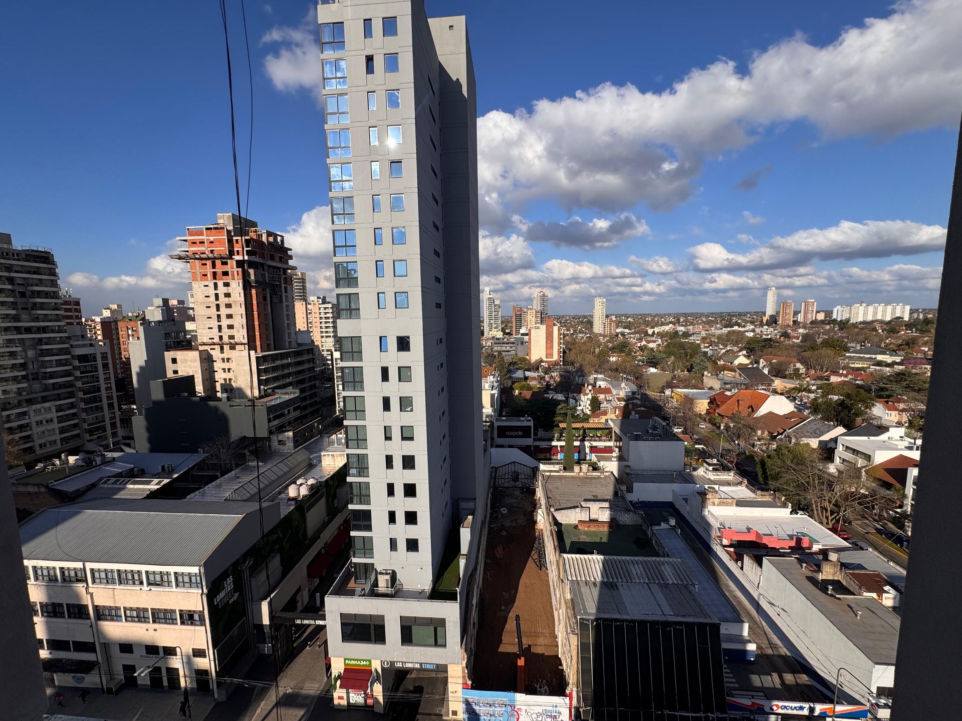 SEMIPISO 3 AMBIENTES AL FRENTE - FULL AMENITIES - 3