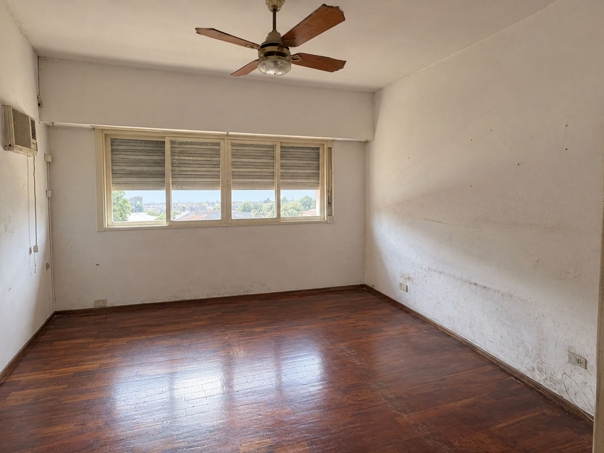 P H en Venta en La Matanza, G.B.A. Zona Oeste