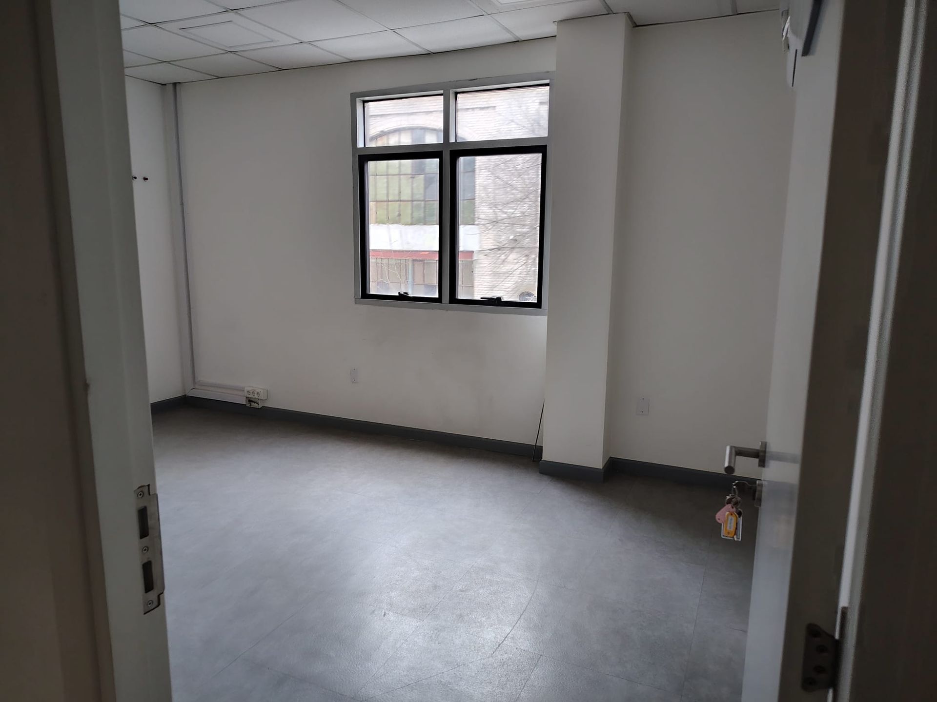 ALQUILER AGUADA OFICINAS DEPOSITO GARAGE 2130M2 - 14