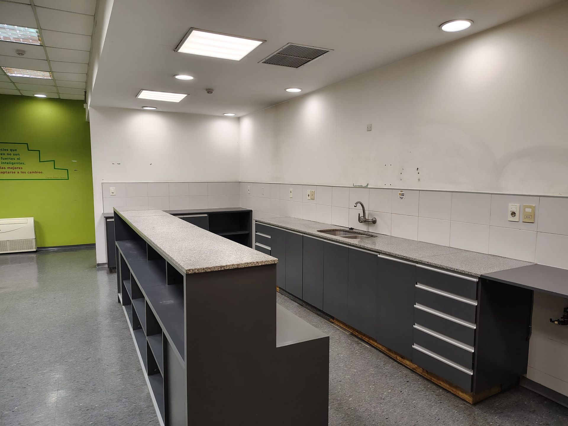 ALQUILER AGUADA OFICINAS DEPOSITO GARAGE 2130M2 - 18