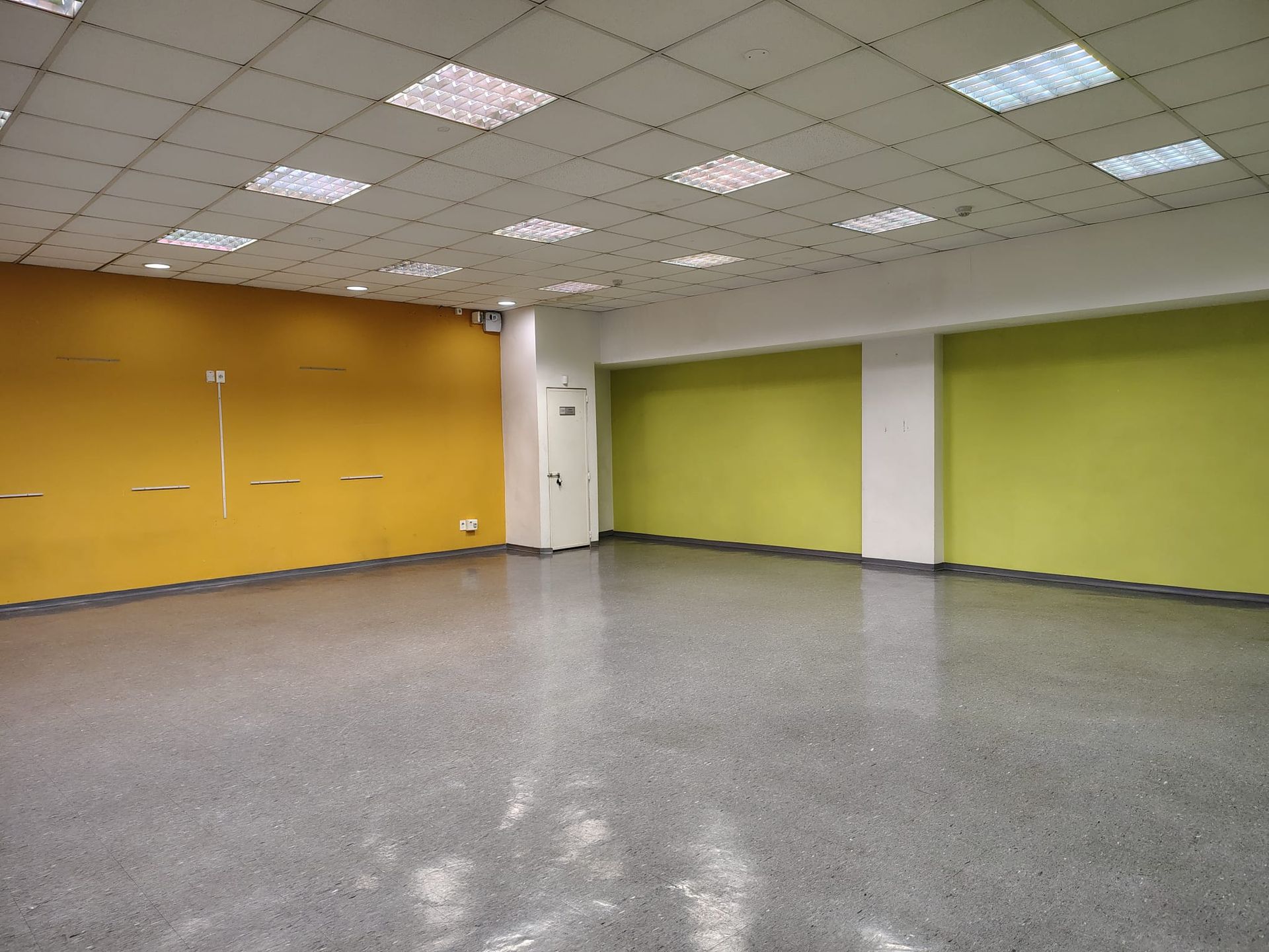 ALQUILER AGUADA OFICINAS DEPOSITO GARAGE 2130M2 - 19