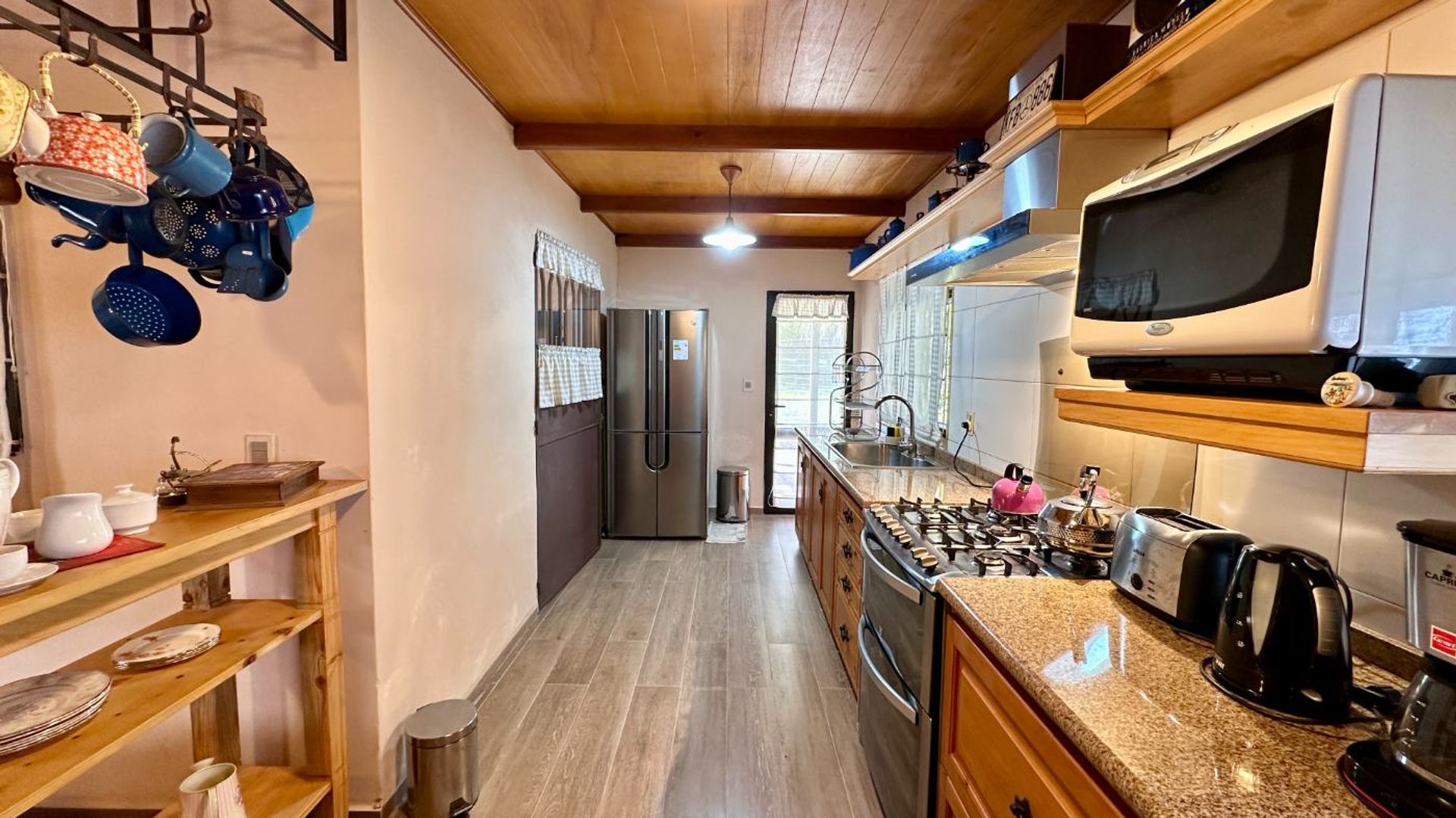 Gran chacra con dos casas y piscina climatizada - 8