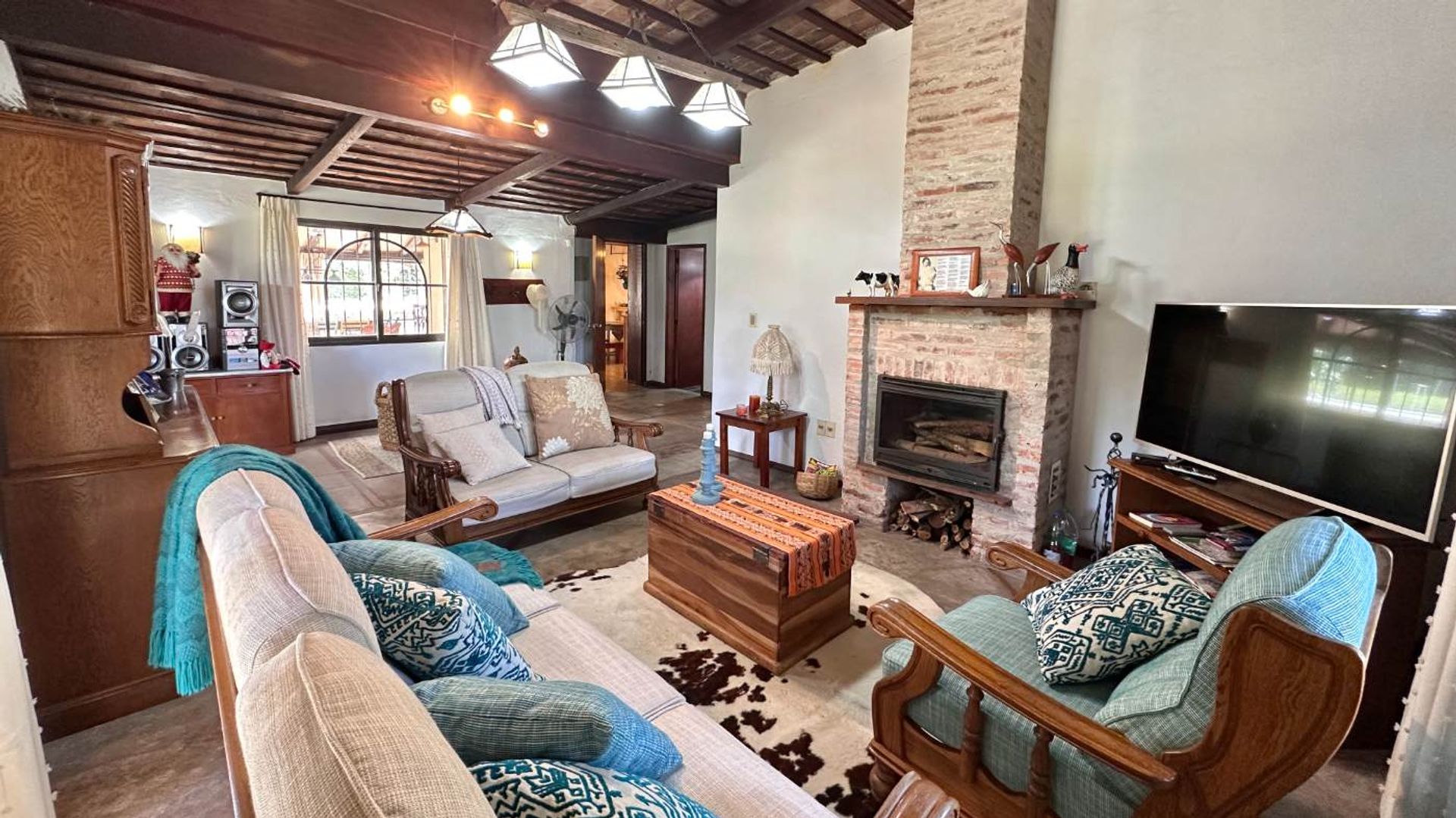 Gran chacra con dos casas y piscina climatizada - 13