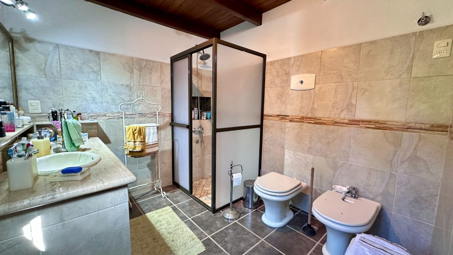 Gran chacra con dos casas y piscina climatizada - 18