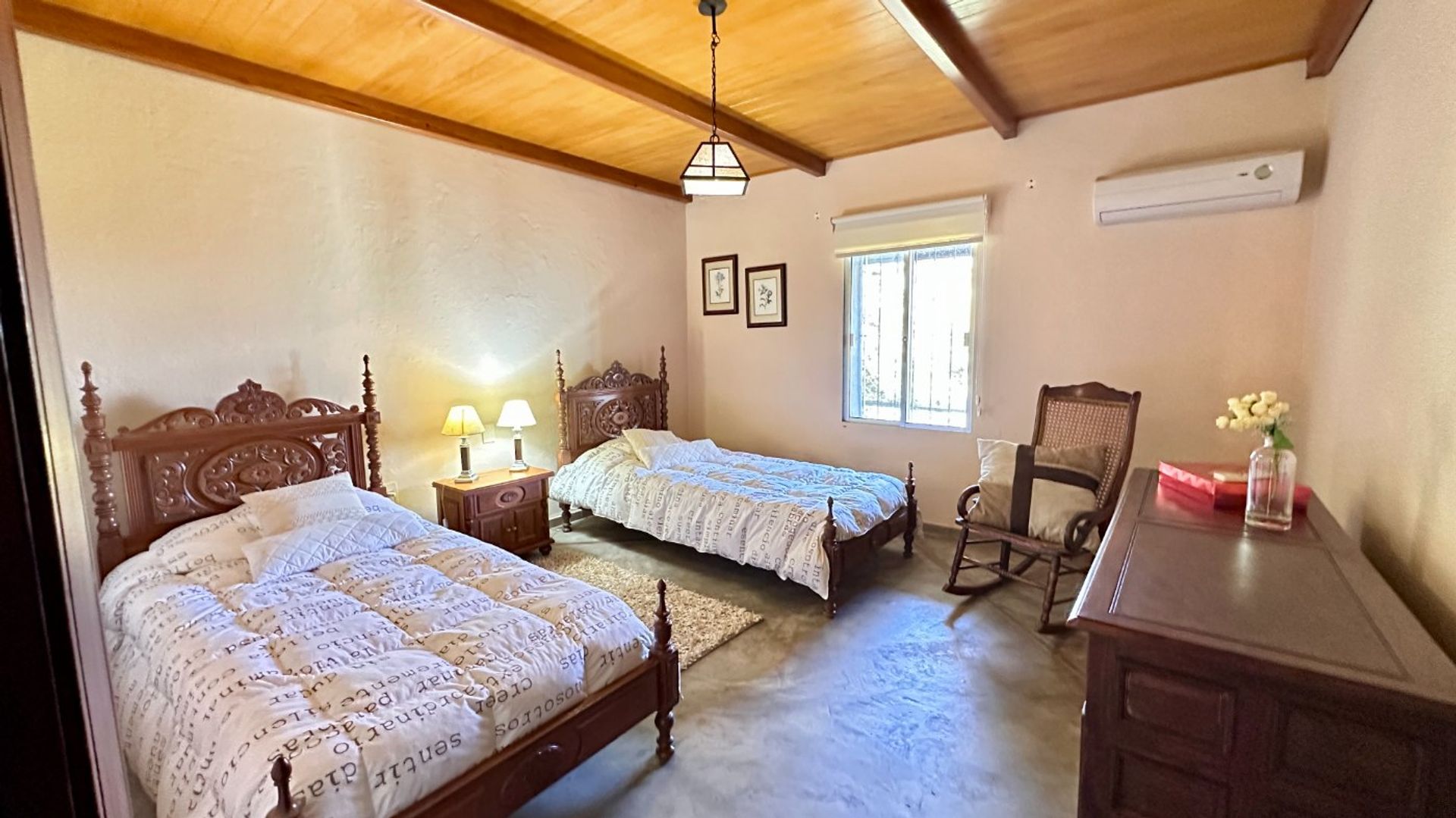 Gran chacra con dos casas y piscina climatizada - 15