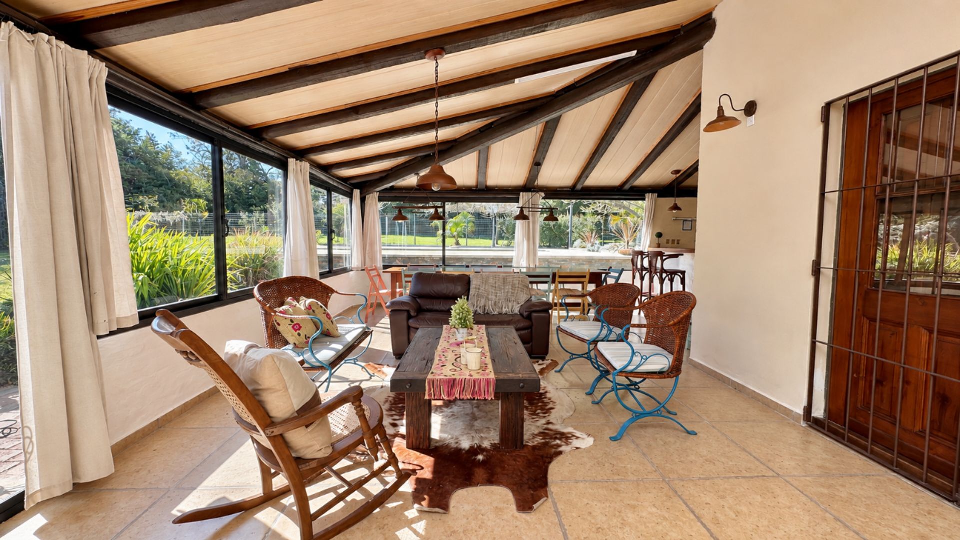 Gran chacra con dos casas y piscina climatizada - 3
