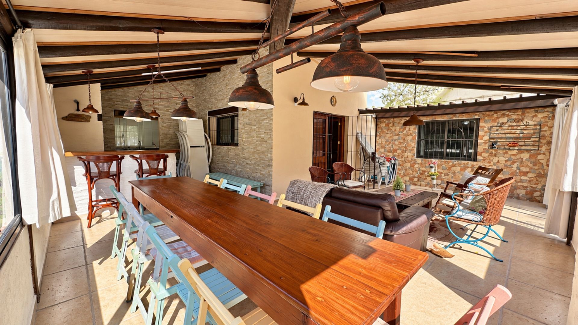 Gran chacra con dos casas y piscina climatizada - 4