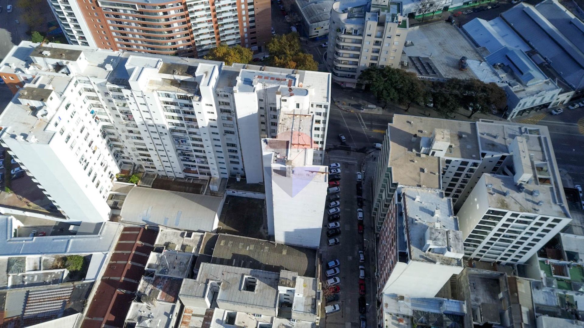 VENTA DE GRAN DEPÓSITO CON ENTRADA CAMION CENTRO - 17