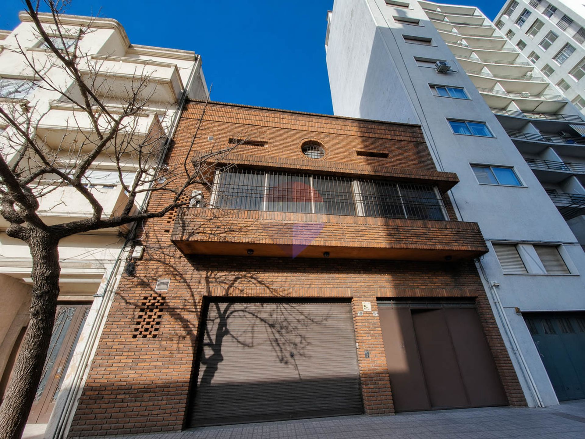 VENTA DE GRAN DEPÓSITO CON ENTRADA CAMION CENTRO - 1