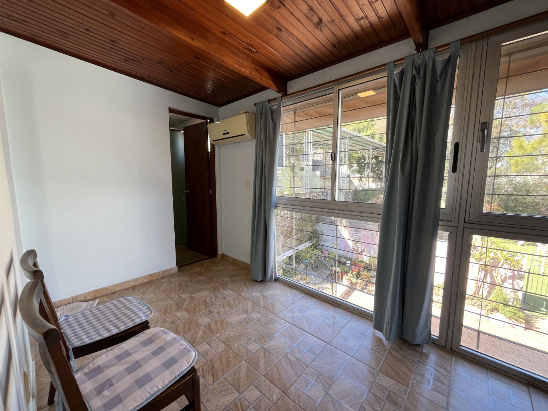 Casa 8 ambientes en alquiler en Colonia con garaje - 13