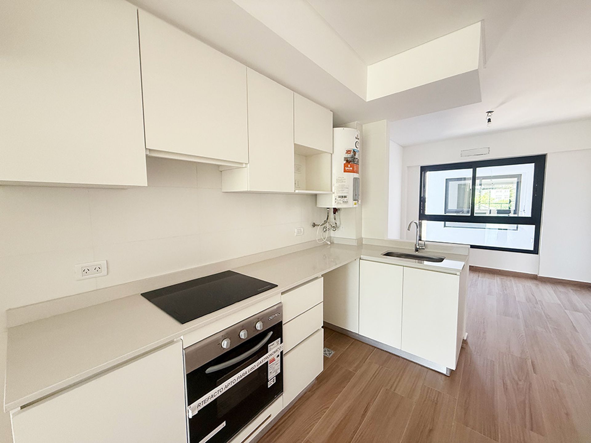 Departamento en Thames 200