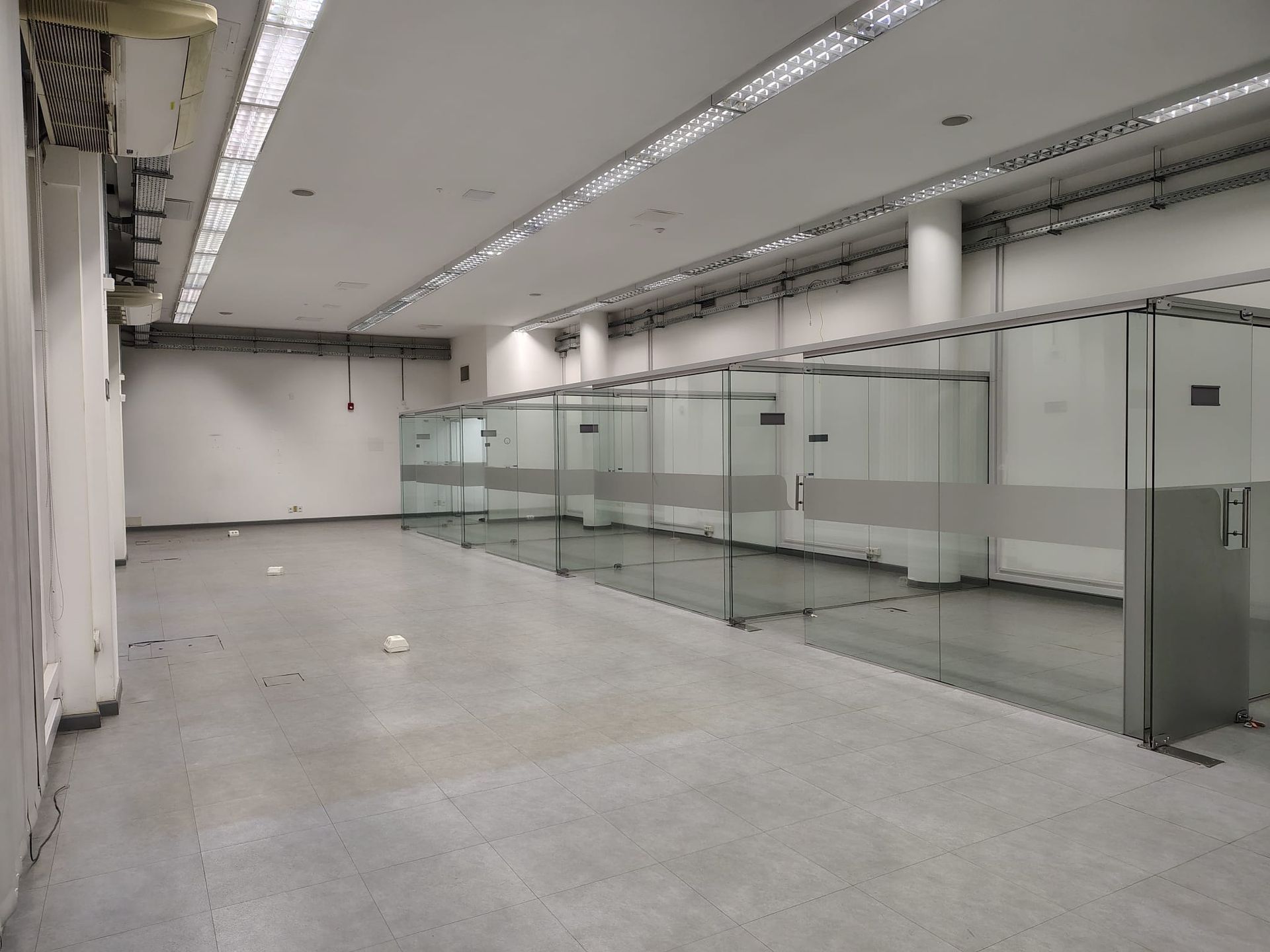 ALQUILER AGUADA OFICINAS DEPOSITO GARAGE 2130M2 - 5