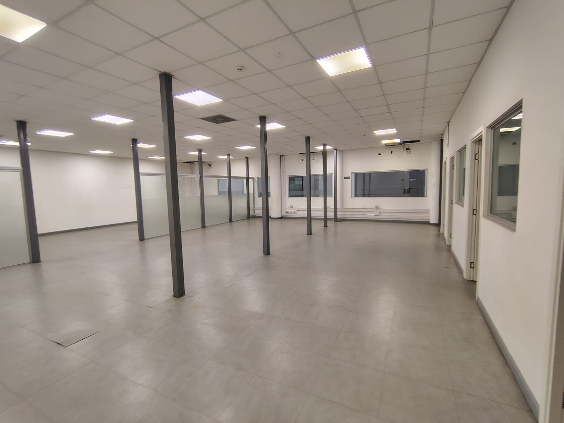 ALQUILER AGUADA OFICINAS DEPOSITO GARAGE 2130M2 - 6