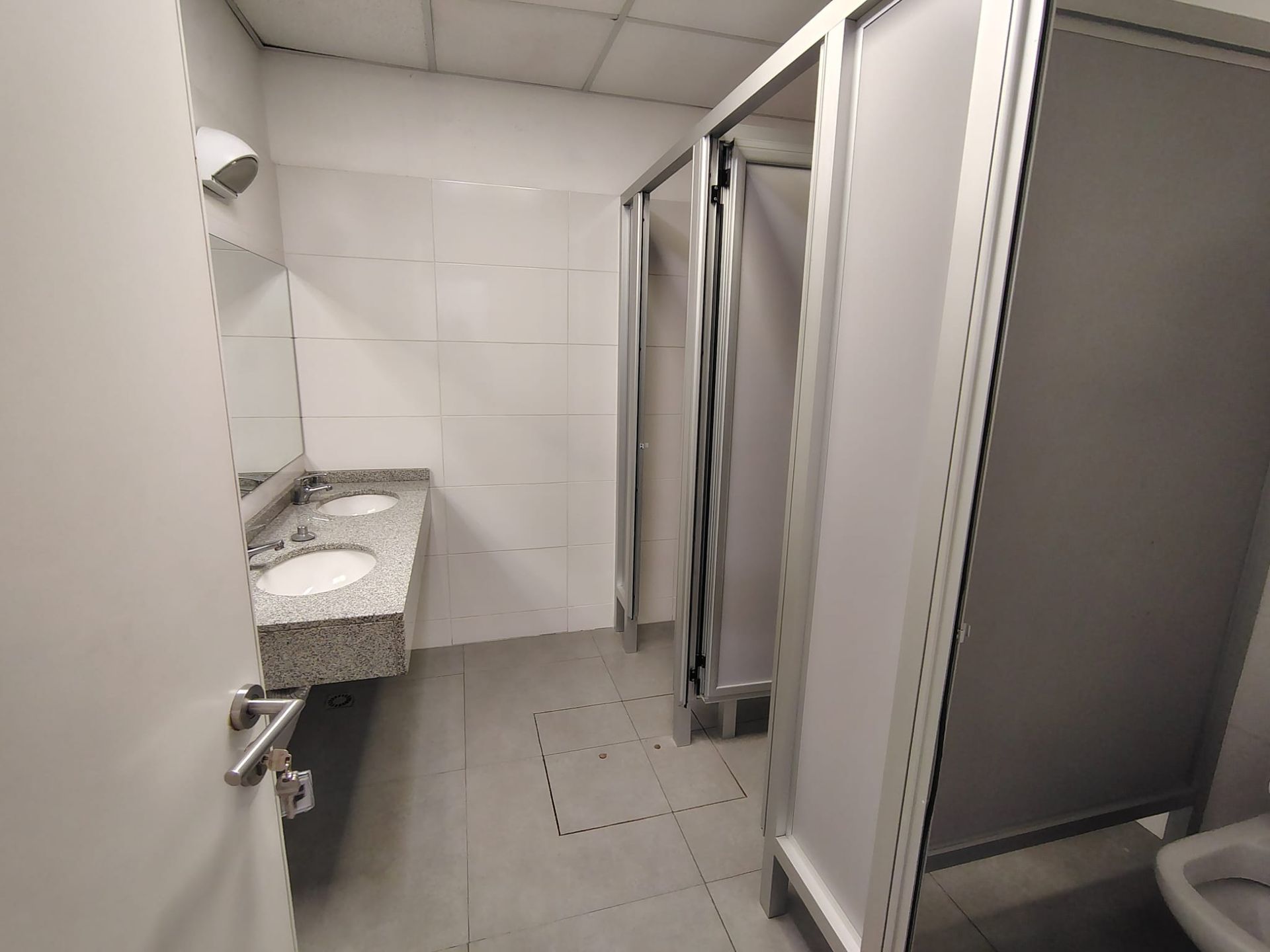 ALQUILER AGUADA OFICINAS DEPOSITO GARAGE 2130M2 - 7