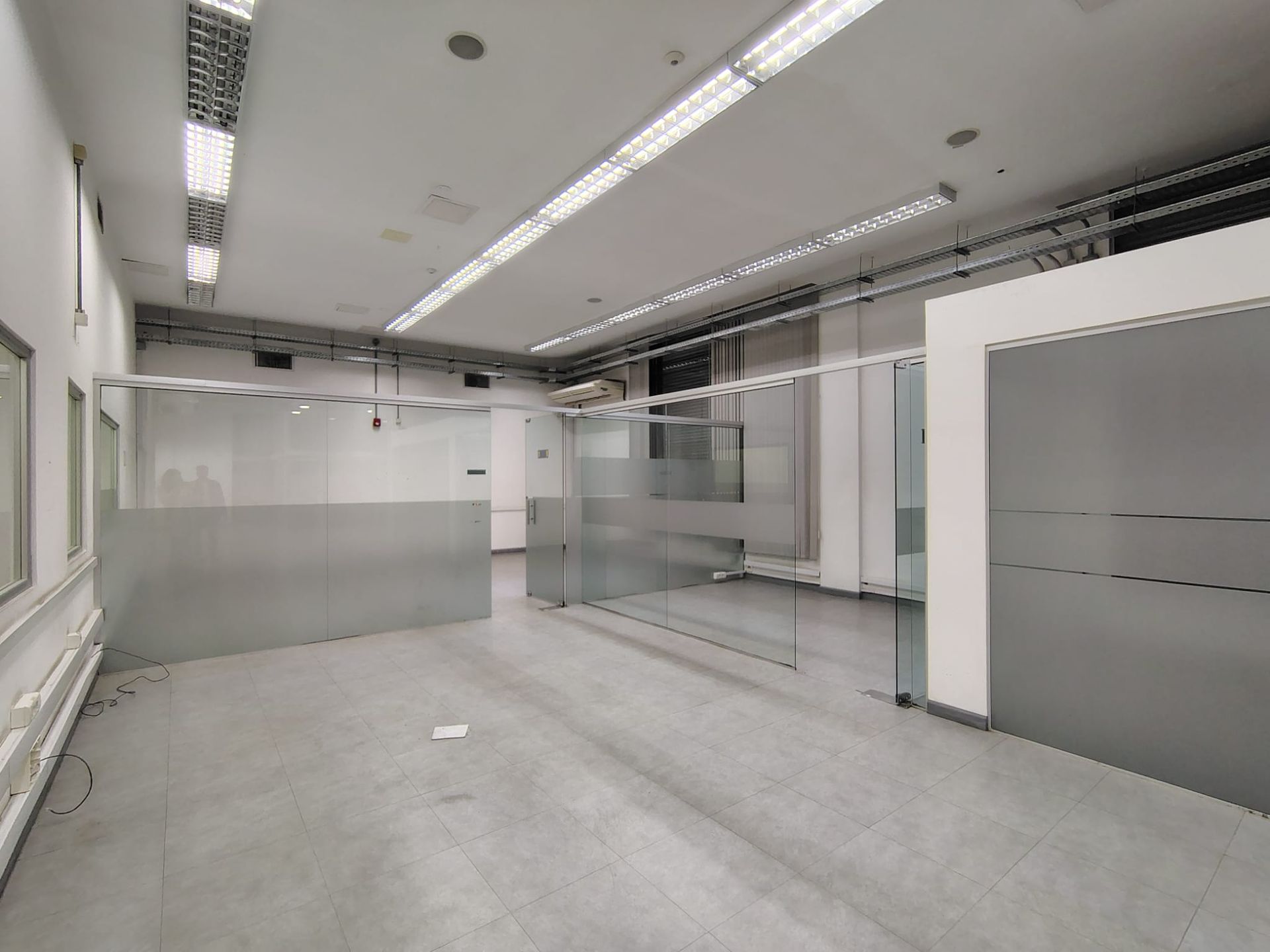 ALQUILER AGUADA OFICINAS DEPOSITO GARAGE 2130M2 - 3