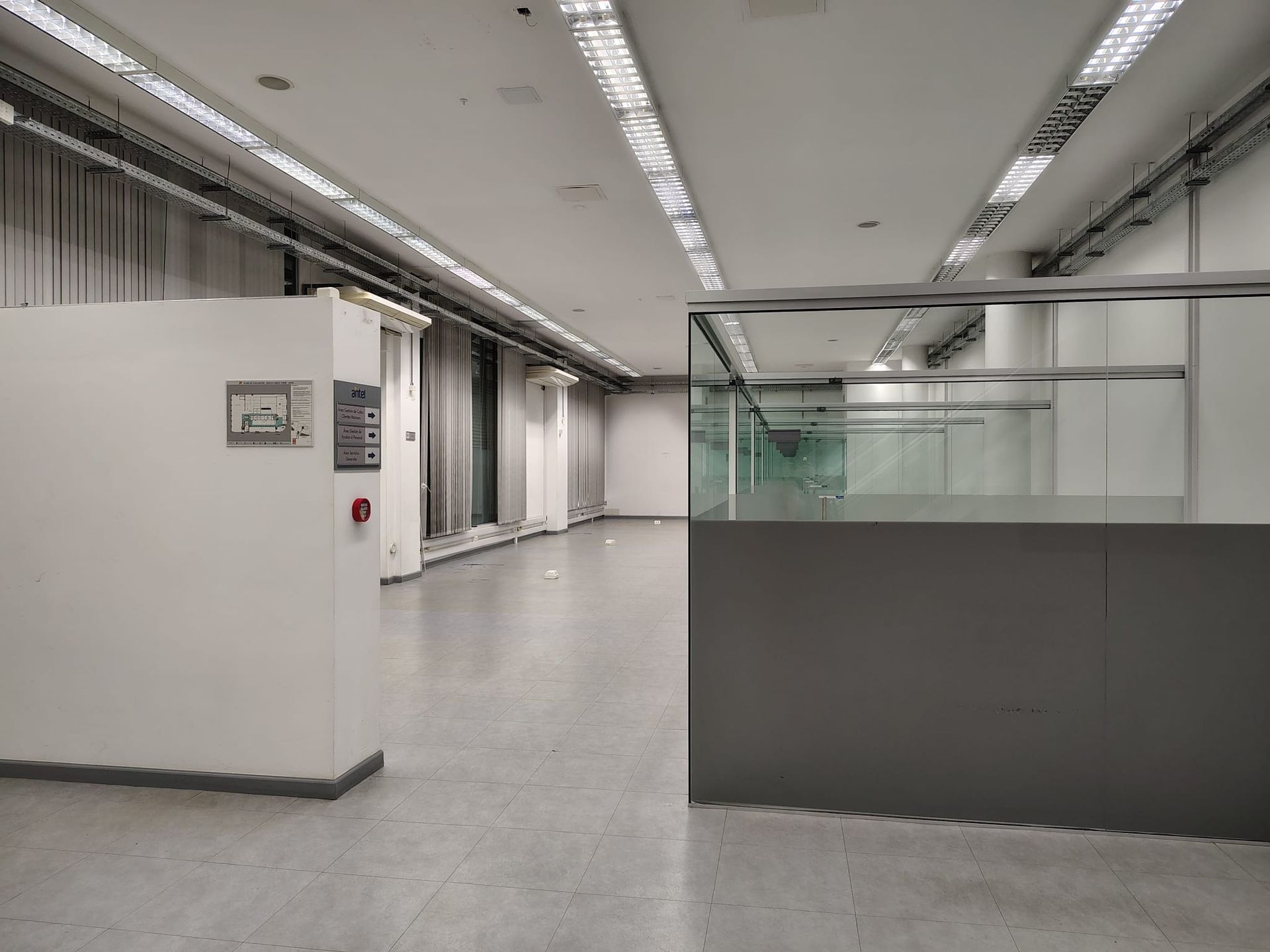ALQUILER AGUADA OFICINAS DEPOSITO GARAGE 2130M2 - 4