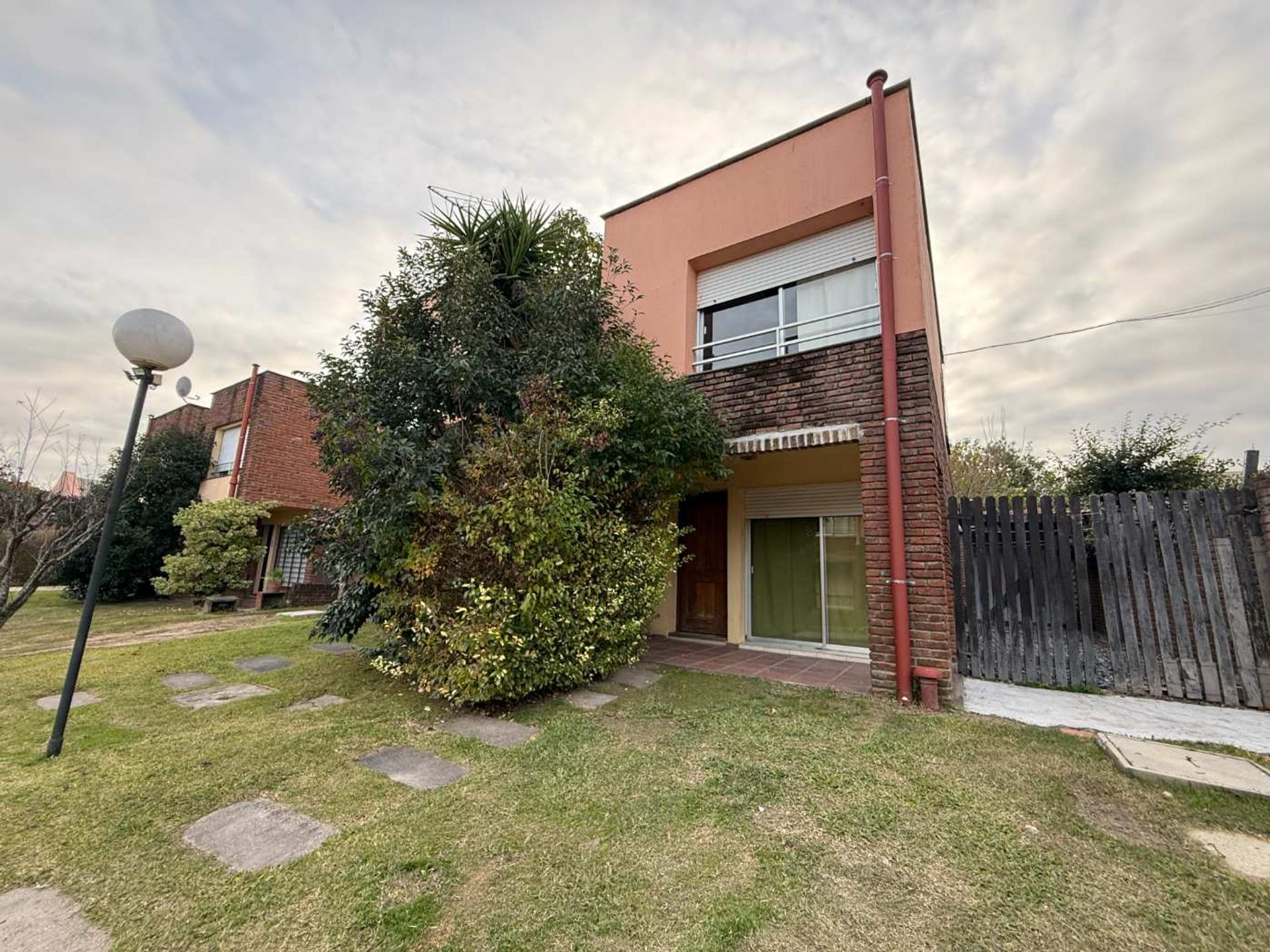 VENTA CASA SOLYMAR, 2 DORMITORIOS, COMPLEJO - 1