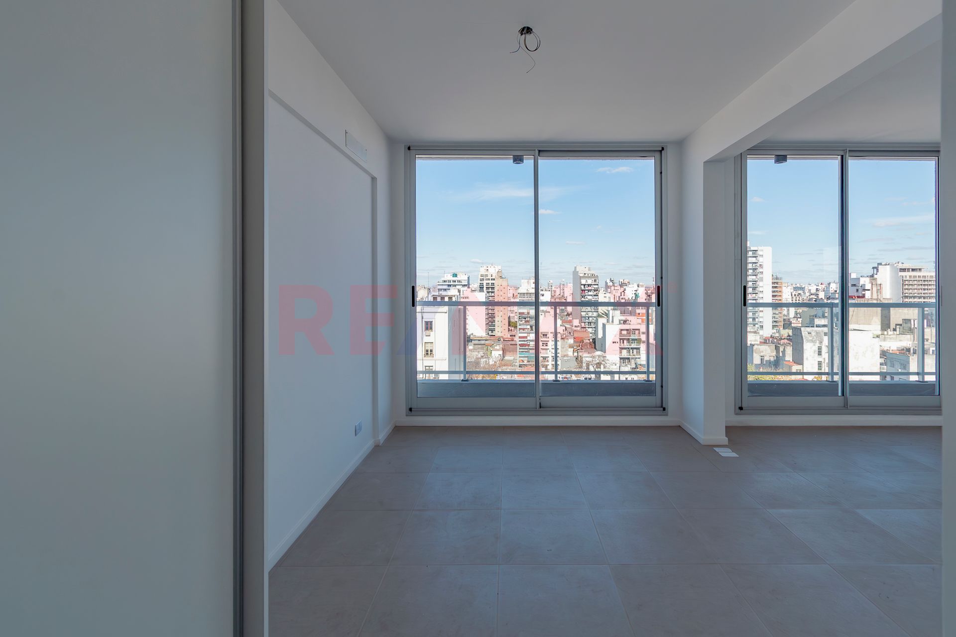 Venta Monserrat Monoamb apaisado divisible piso 12 - 13