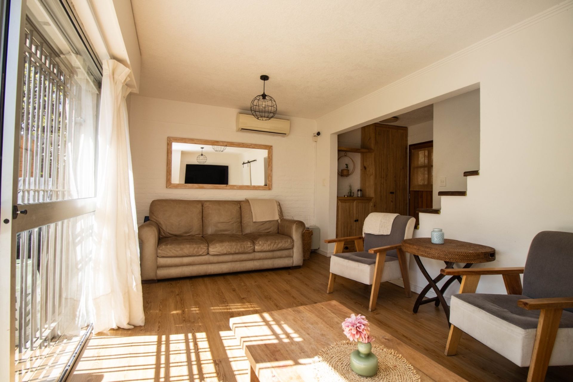 Venta casa duplex 4 dormitorios Carrasco norte - 1