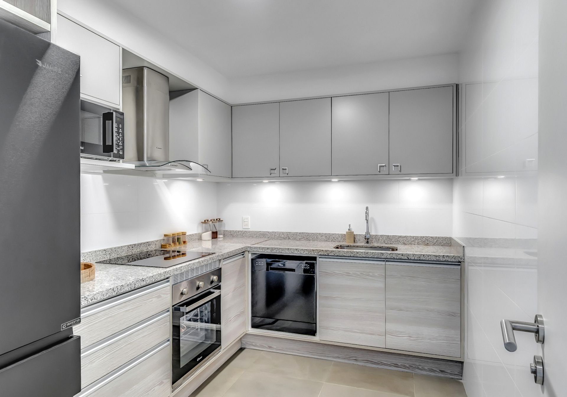 Venta apto 2 dormitorios en suite + garaje ,vistas - 12