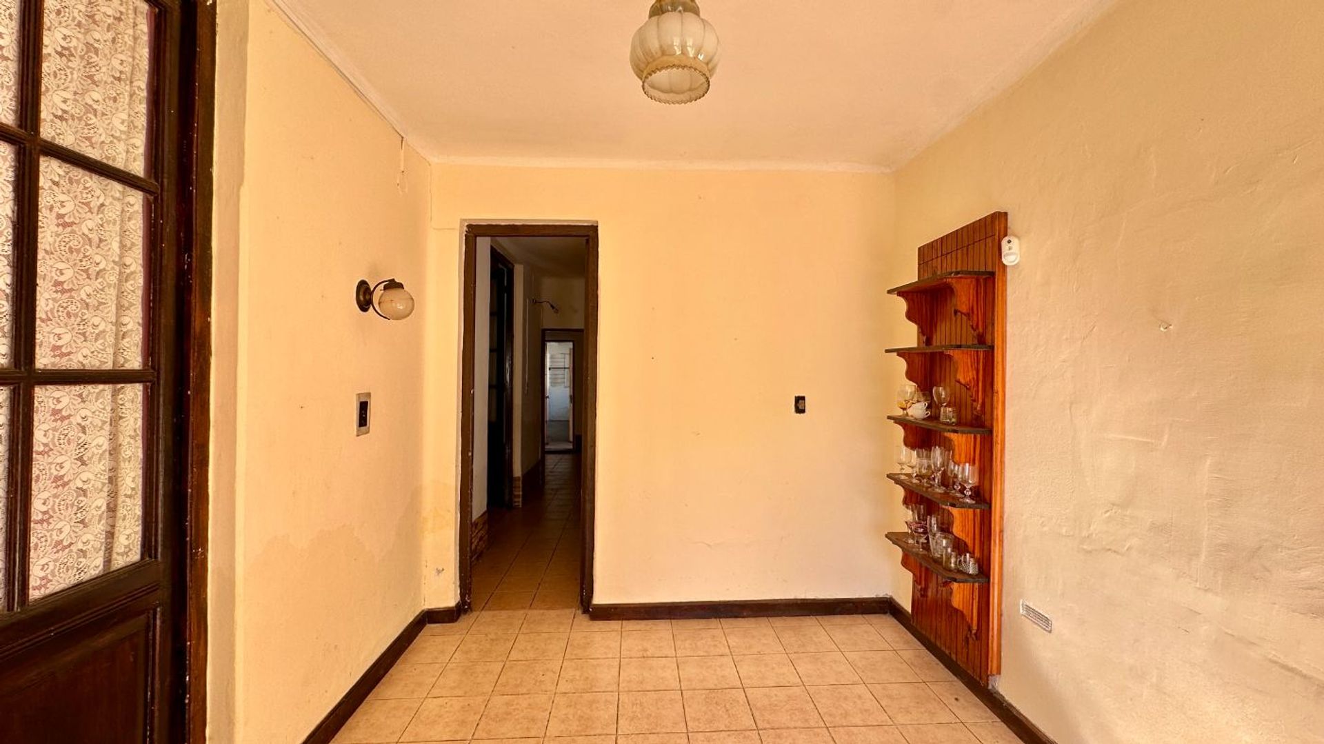 Casa con 2 dormitorios y garage. - 2