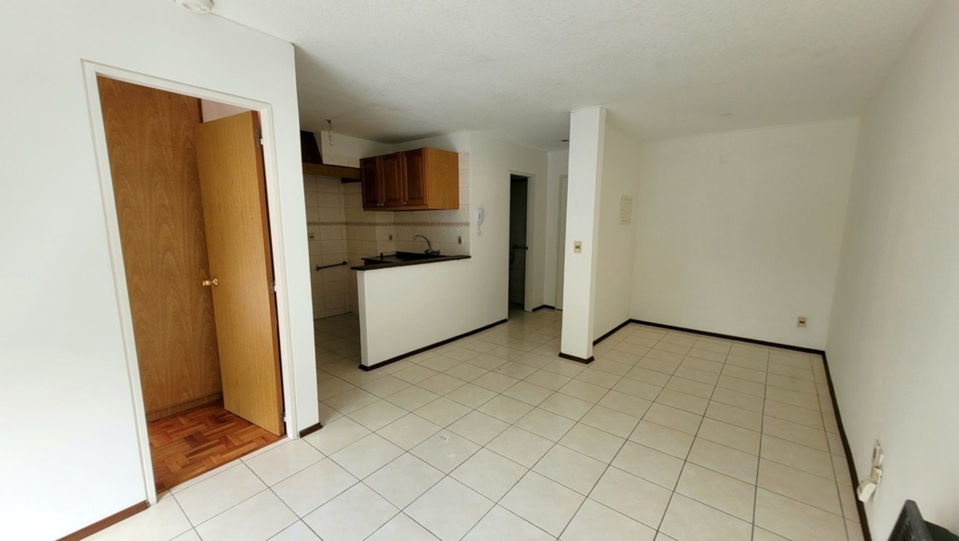 Venta apto al frente, un dormitorio balcón Pocitos - 9