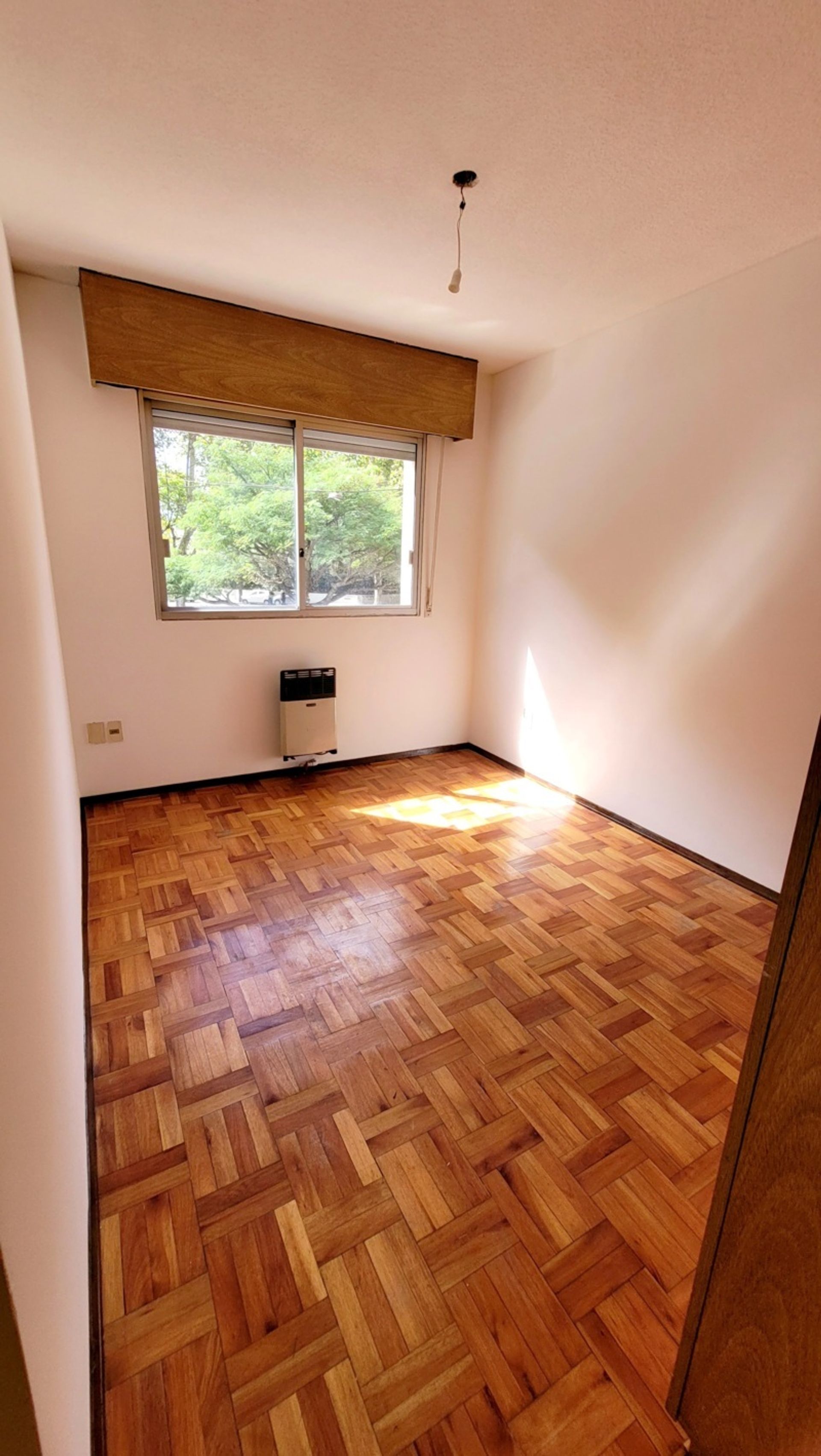 Venta apto al frente, un dormitorio balcón Pocitos - 3