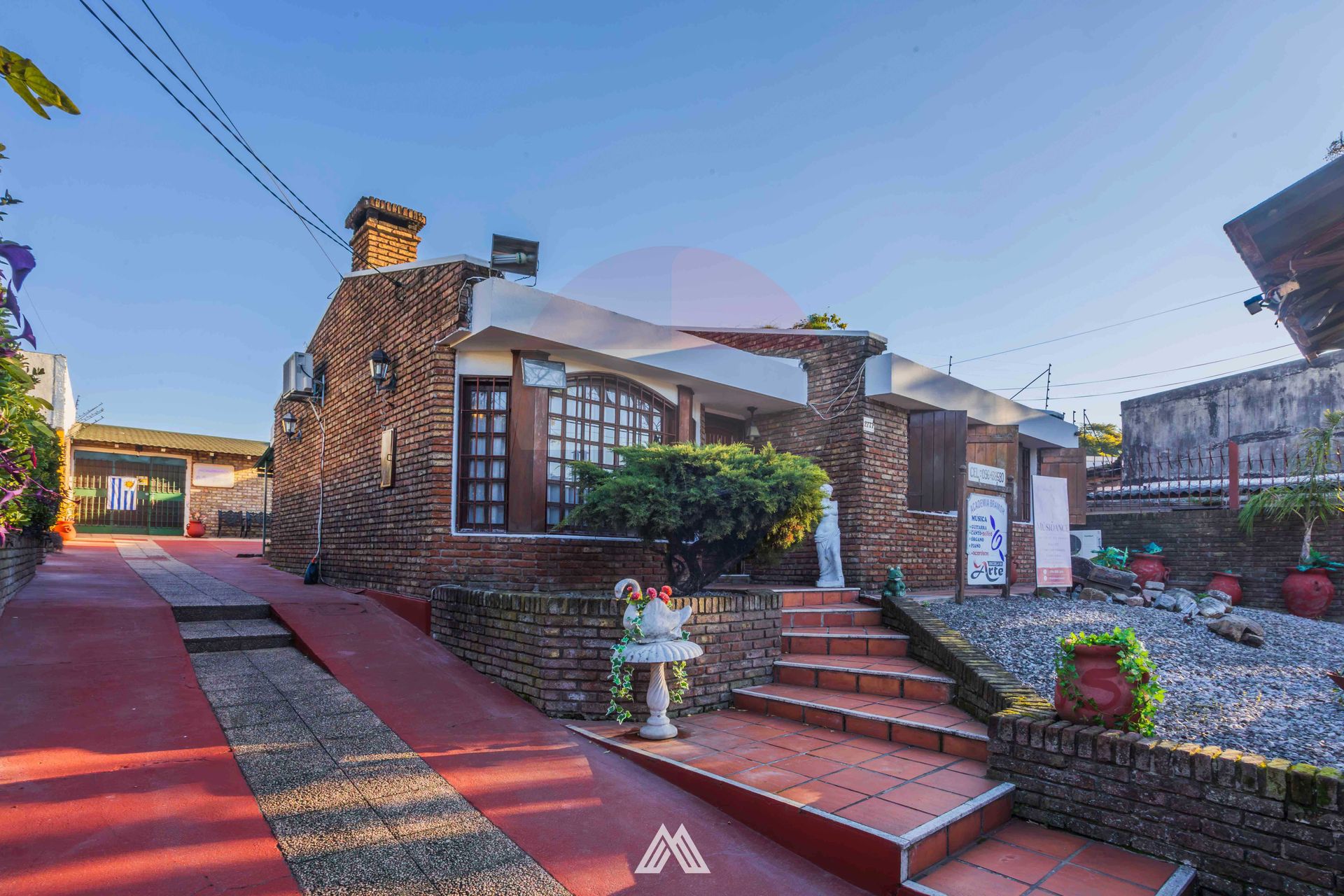 Venta 2 casas en Maroñas con cochera y gran salón - 1