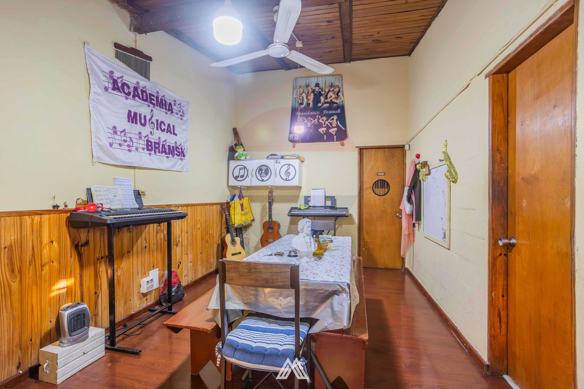 Venta 2 casas en Maro&ntilde;as con cochera y gran sal&oacute;n - 15