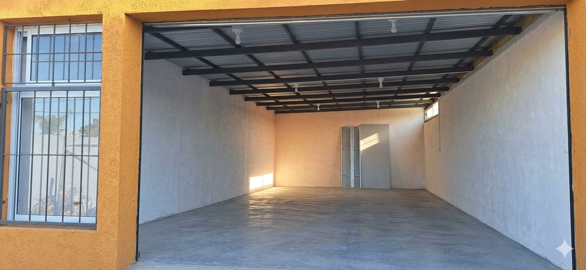 Alquiler de local Comercial a estrenar en Pando - 2
