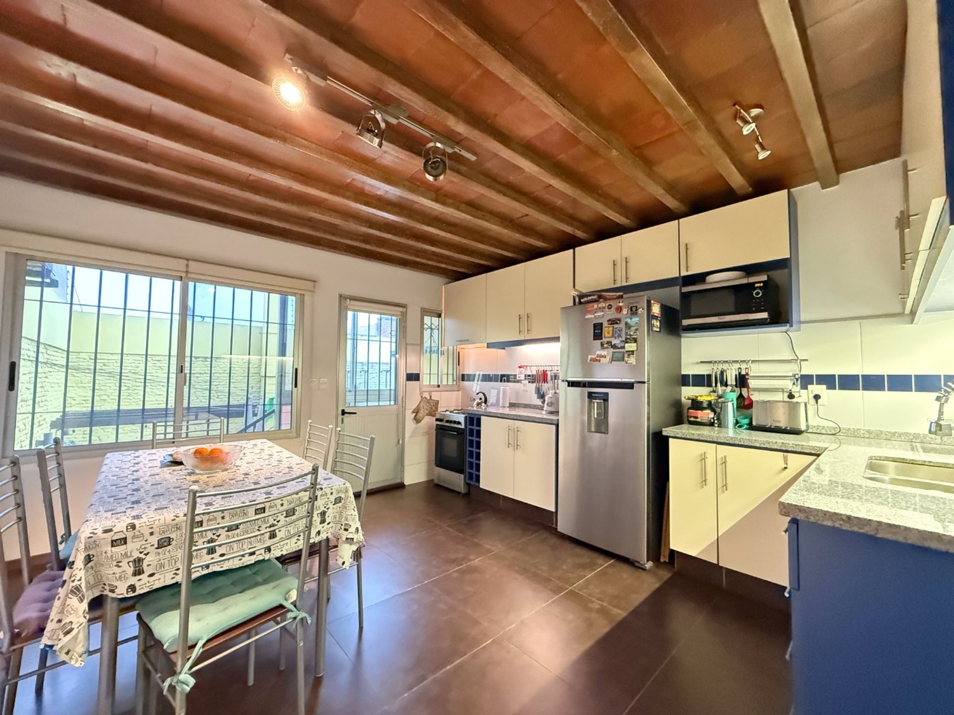 VENTA CASA 3 dorm, 4 ba&ntilde;os, 2 garages- PRADO SUR - 16