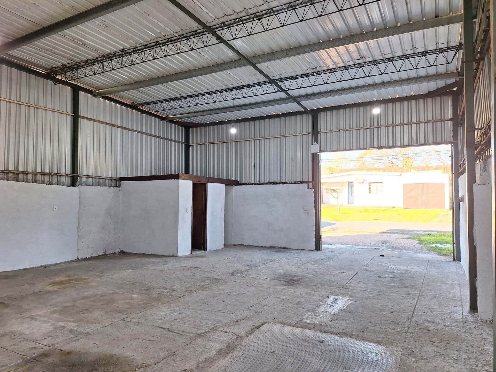 ALQUILER LOCAL 104m² CENTRICO MULTIPLES USOS PANDO - 6