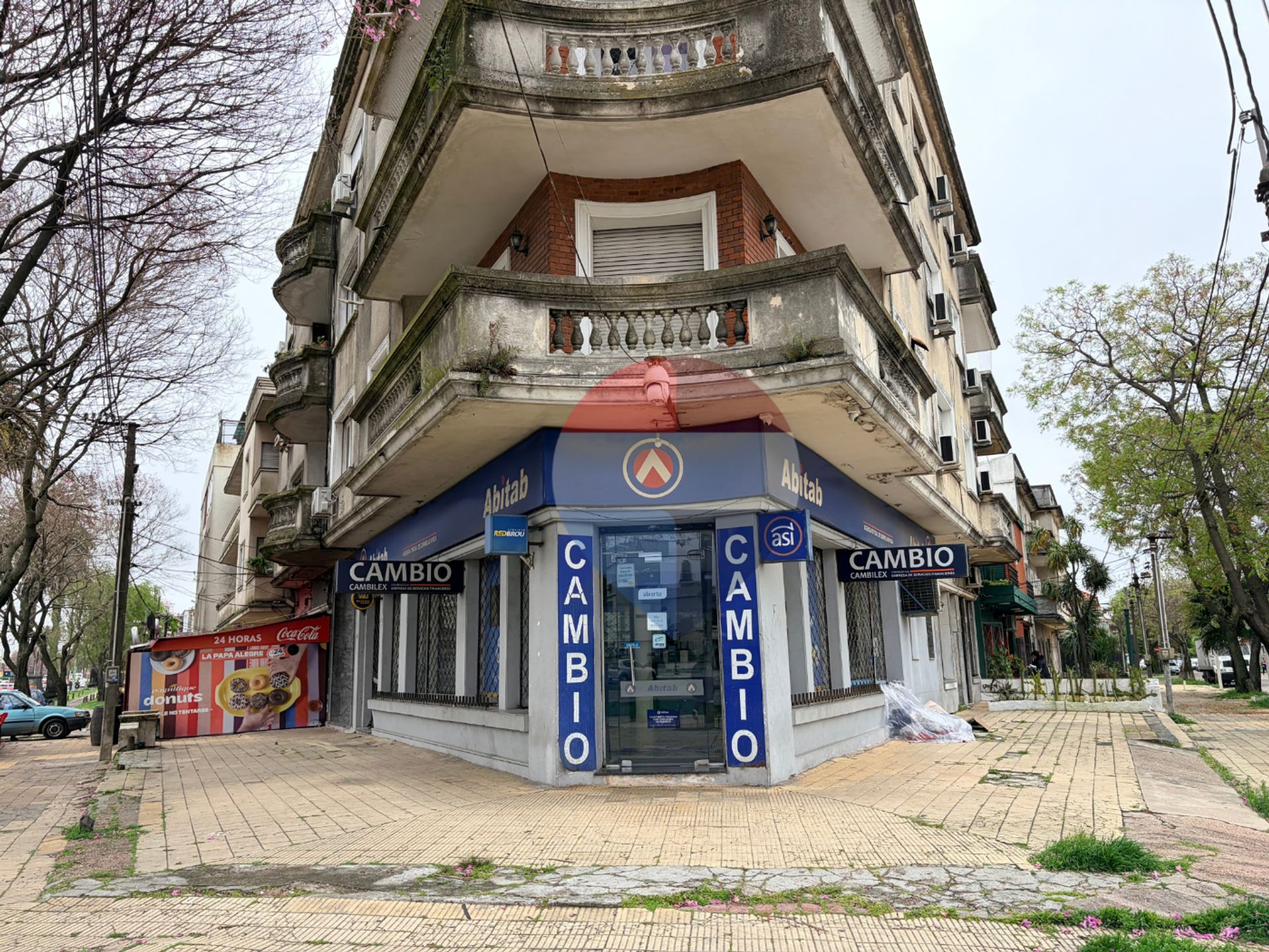 LOCAL EN VENTA SOBRE BV ARTIGAS, BRAZO ORIENTAL - 1