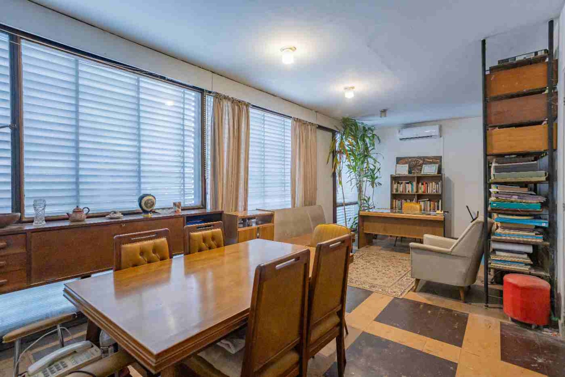 Venta PU Casa y Apto en Pocitos con garaje y fondo - 2