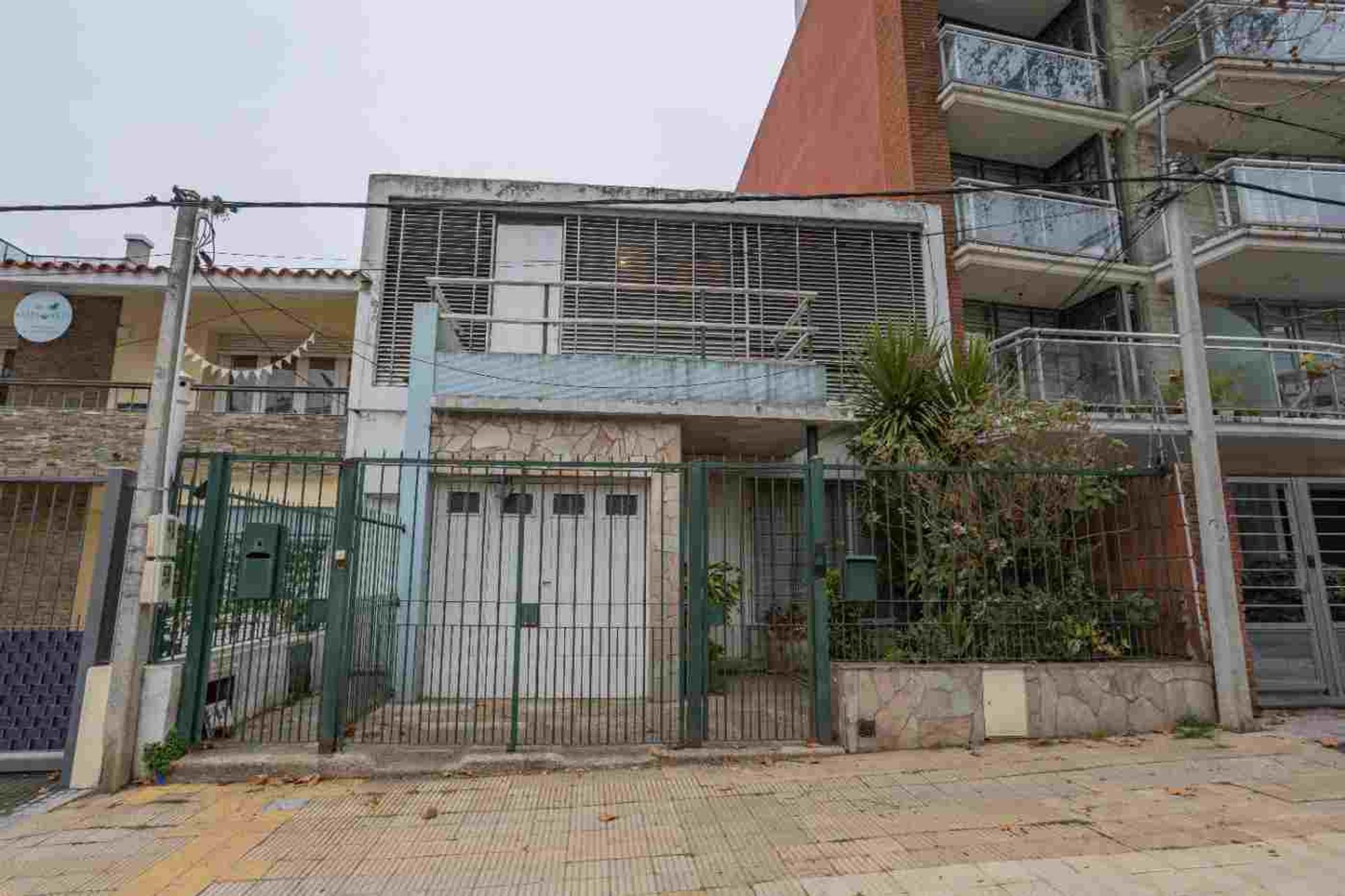 Venta PU Casa y Apto en Pocitos con garaje y fondo - 15