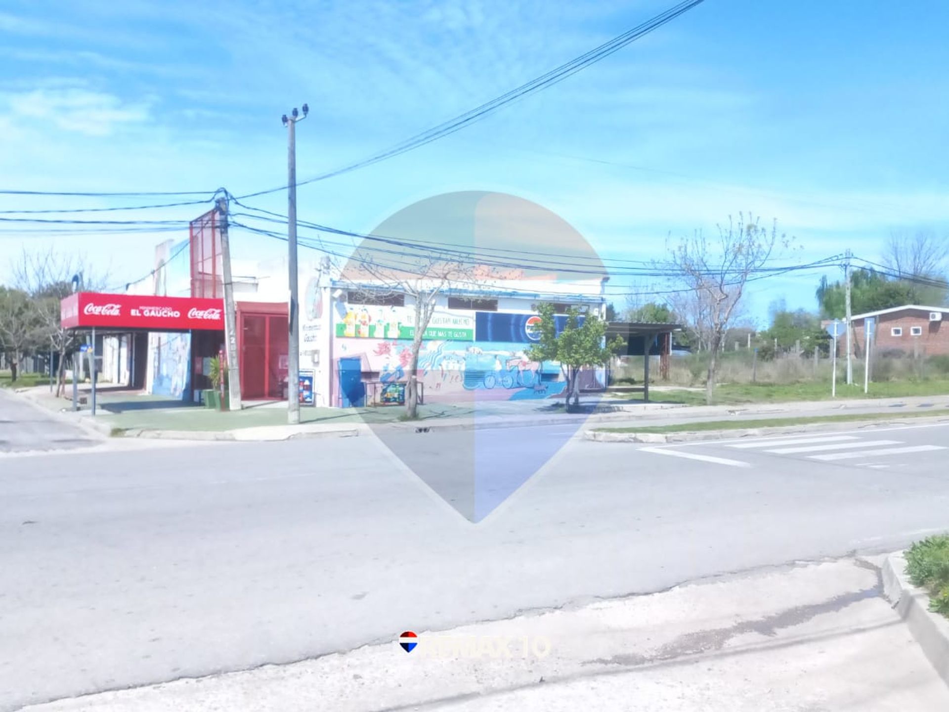 VENTA DE LOCAL COMERCIAL CON 2 TERRENOS - 4