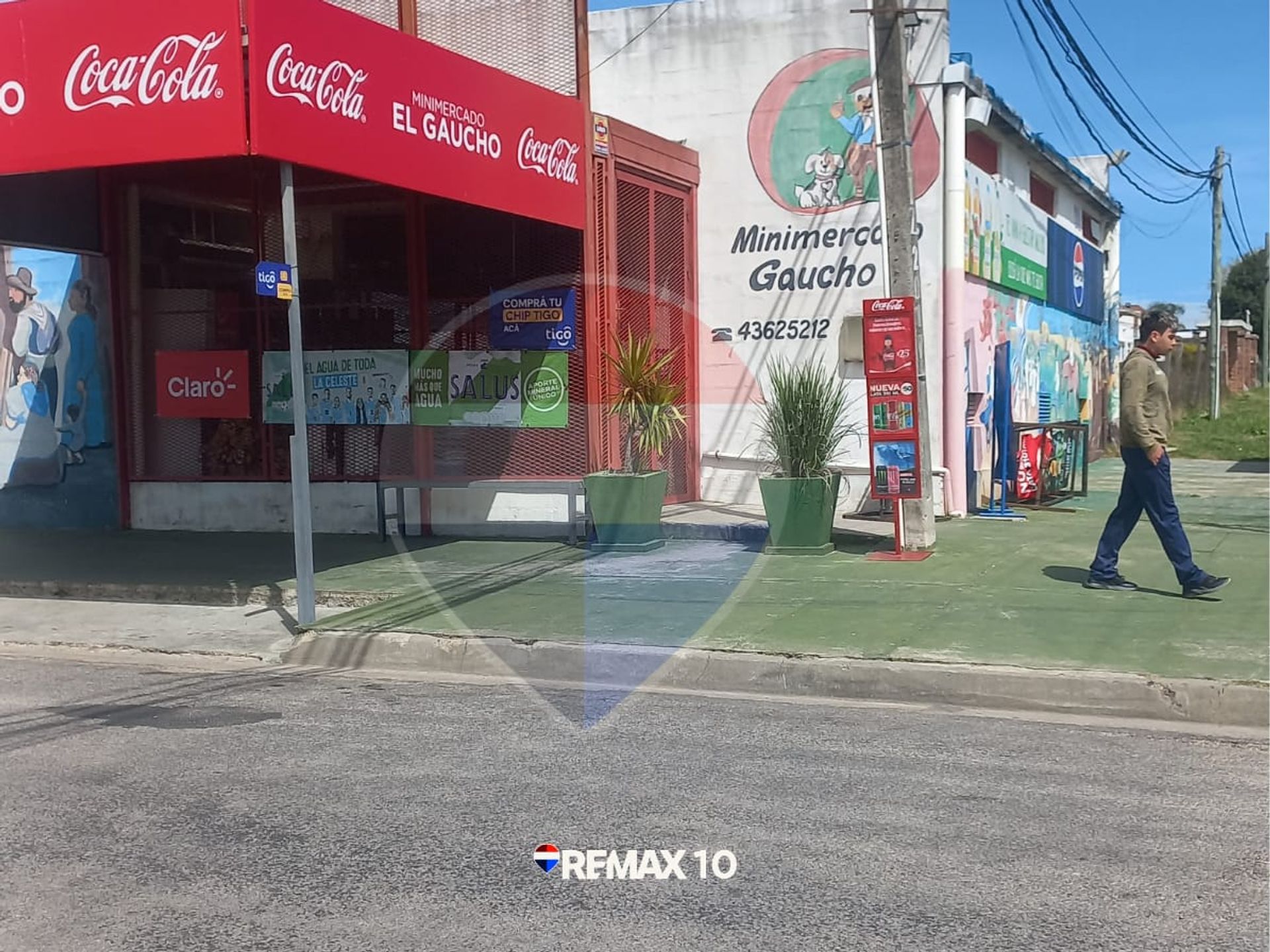 VENTA DE LOCAL COMERCIAL CON 2 TERRENOS - 5