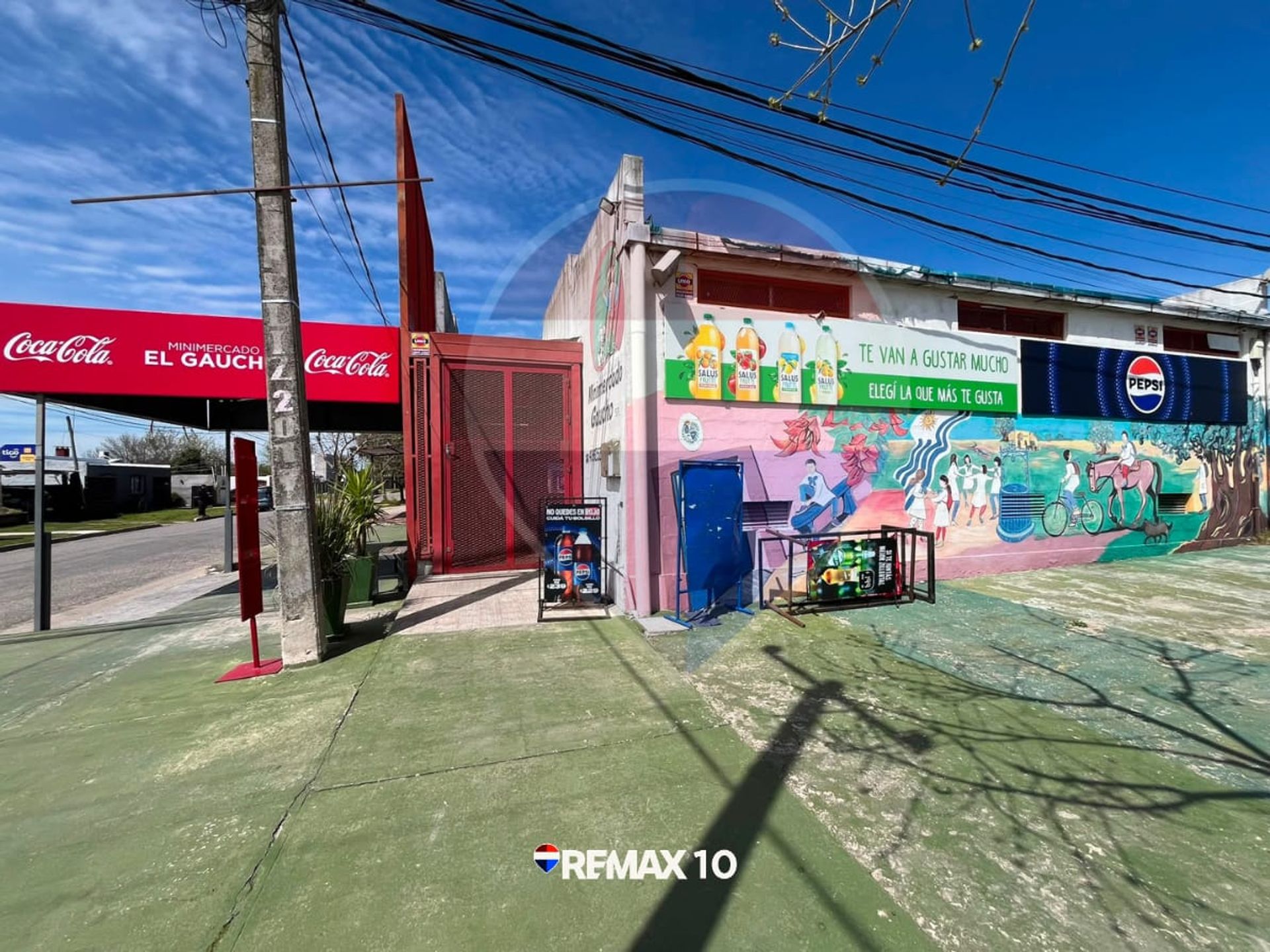 VENTA DE LOCAL COMERCIAL CON 2 TERRENOS - 2
