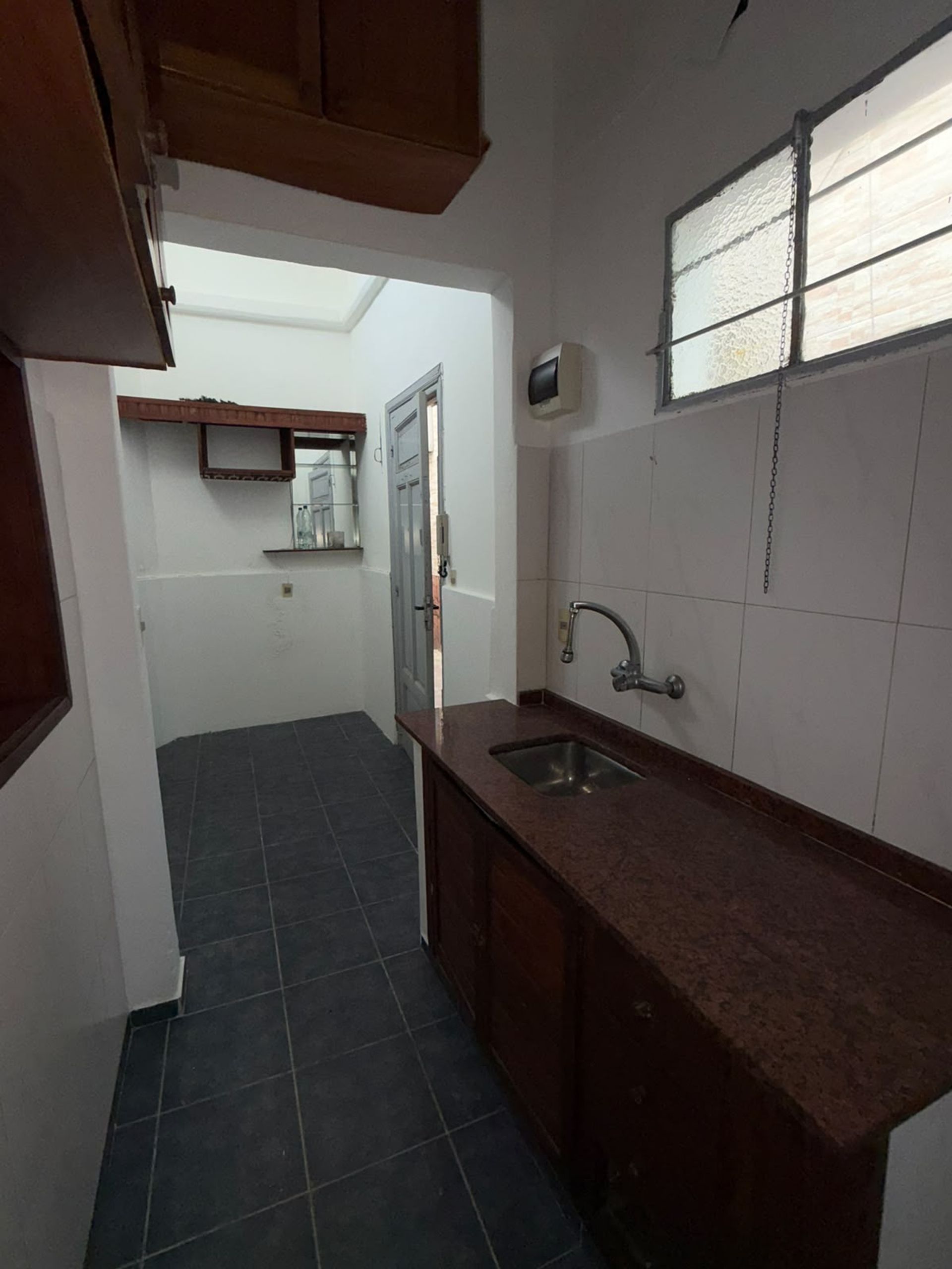 SE ALQUILA CASA DE UN DORMITORIO EN BELLA VISTA - 2