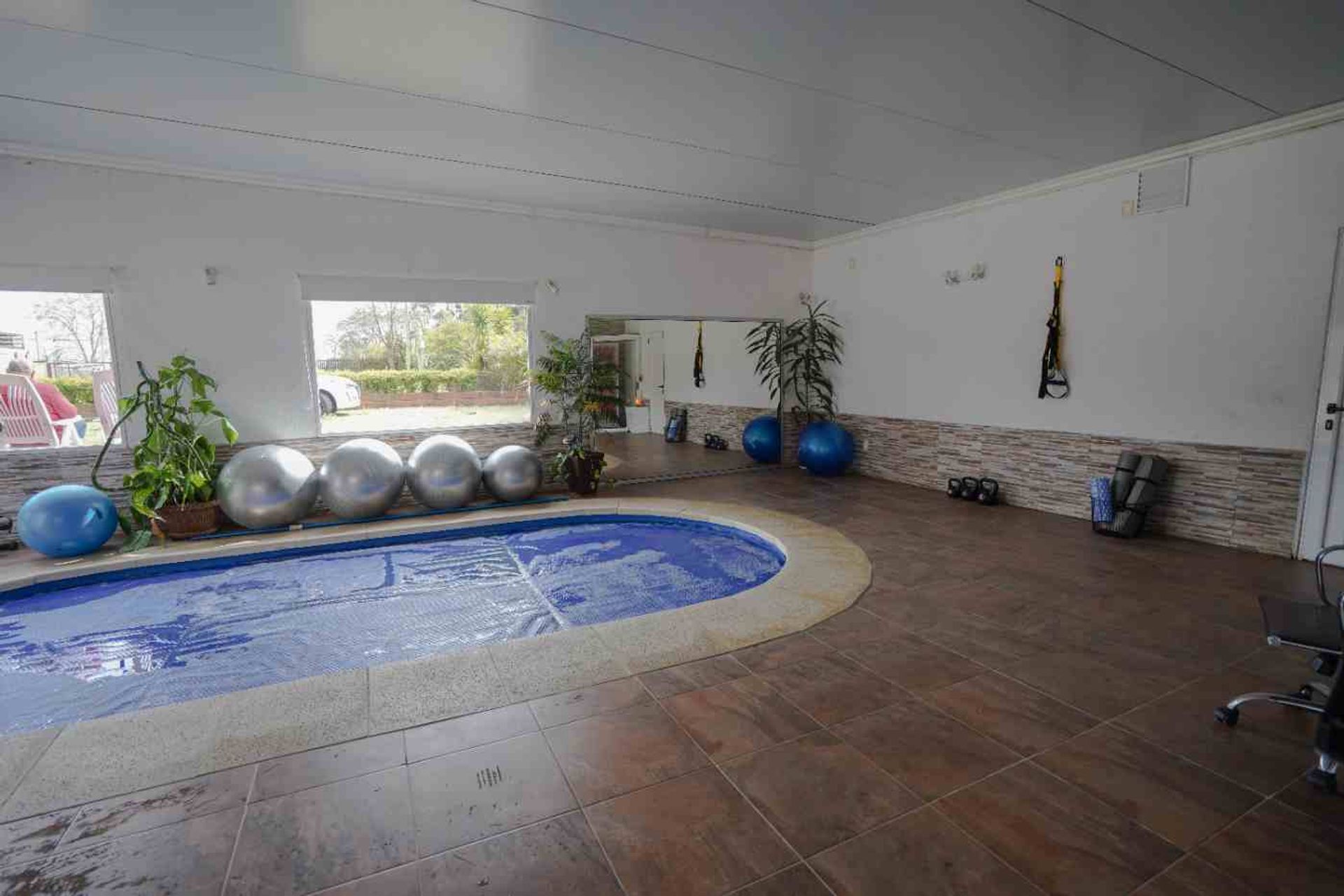 Alquilo local gimnasio con piscina climatizada - 4