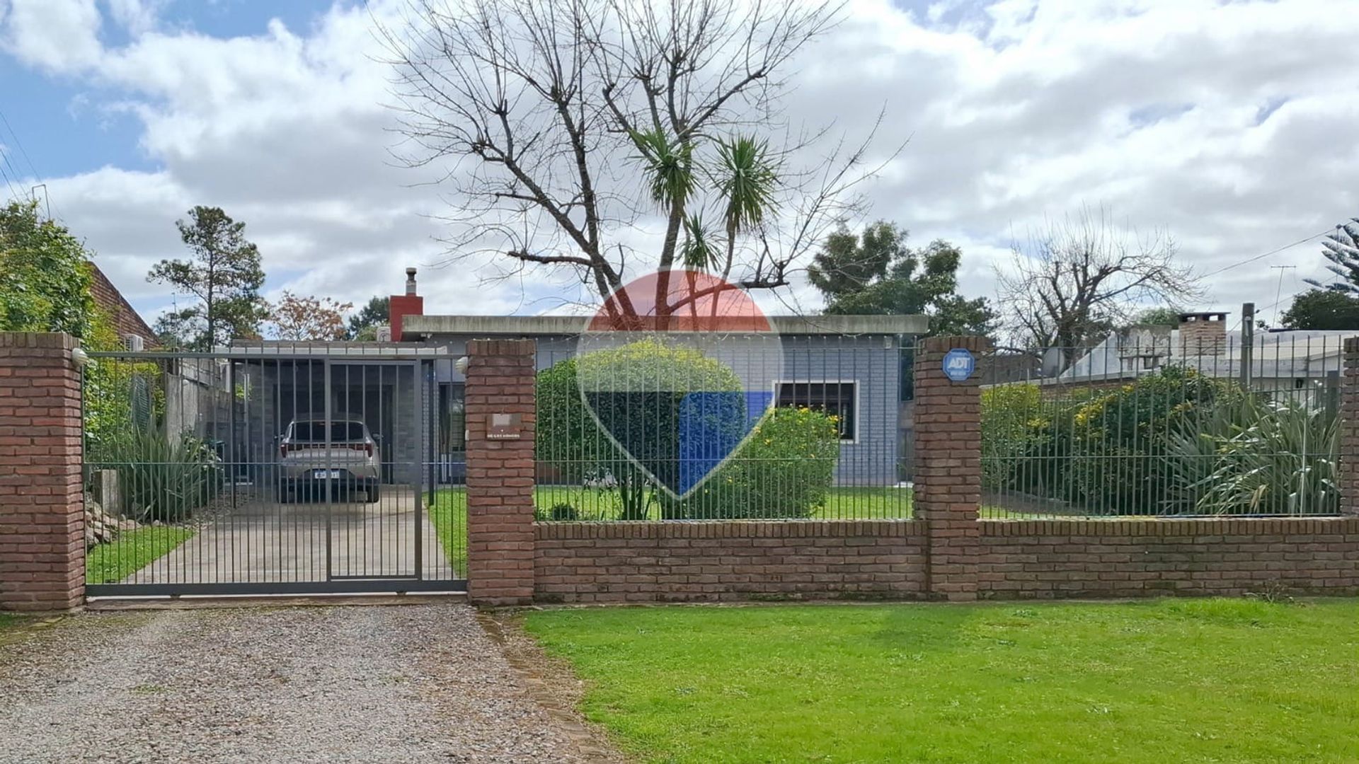 VENTA CASA LOMAS SOLYMAR SUR GRAN JARDIN BARBACOA - 2
