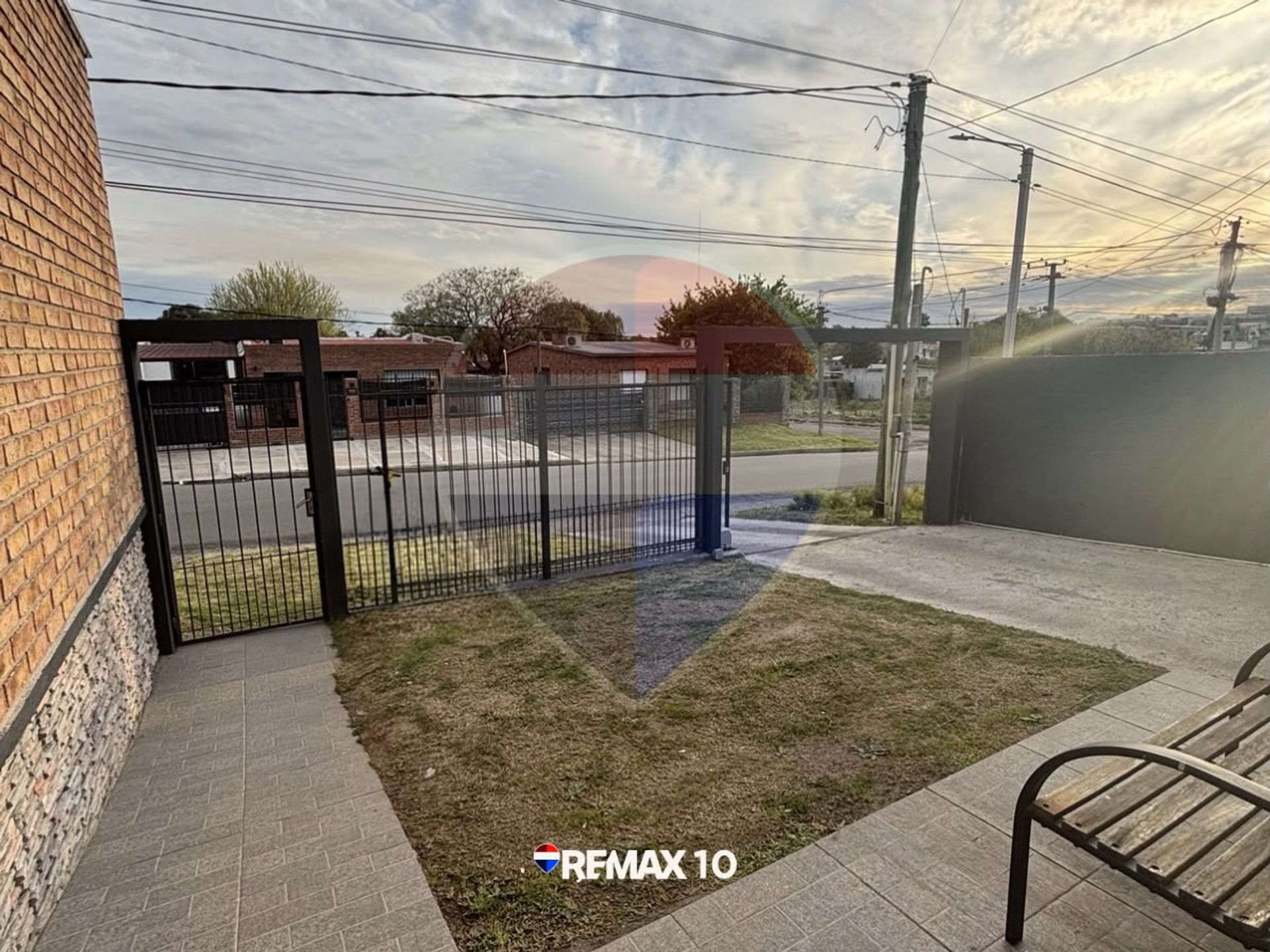 Se vende casa con barbacoa y consultorio. - 3