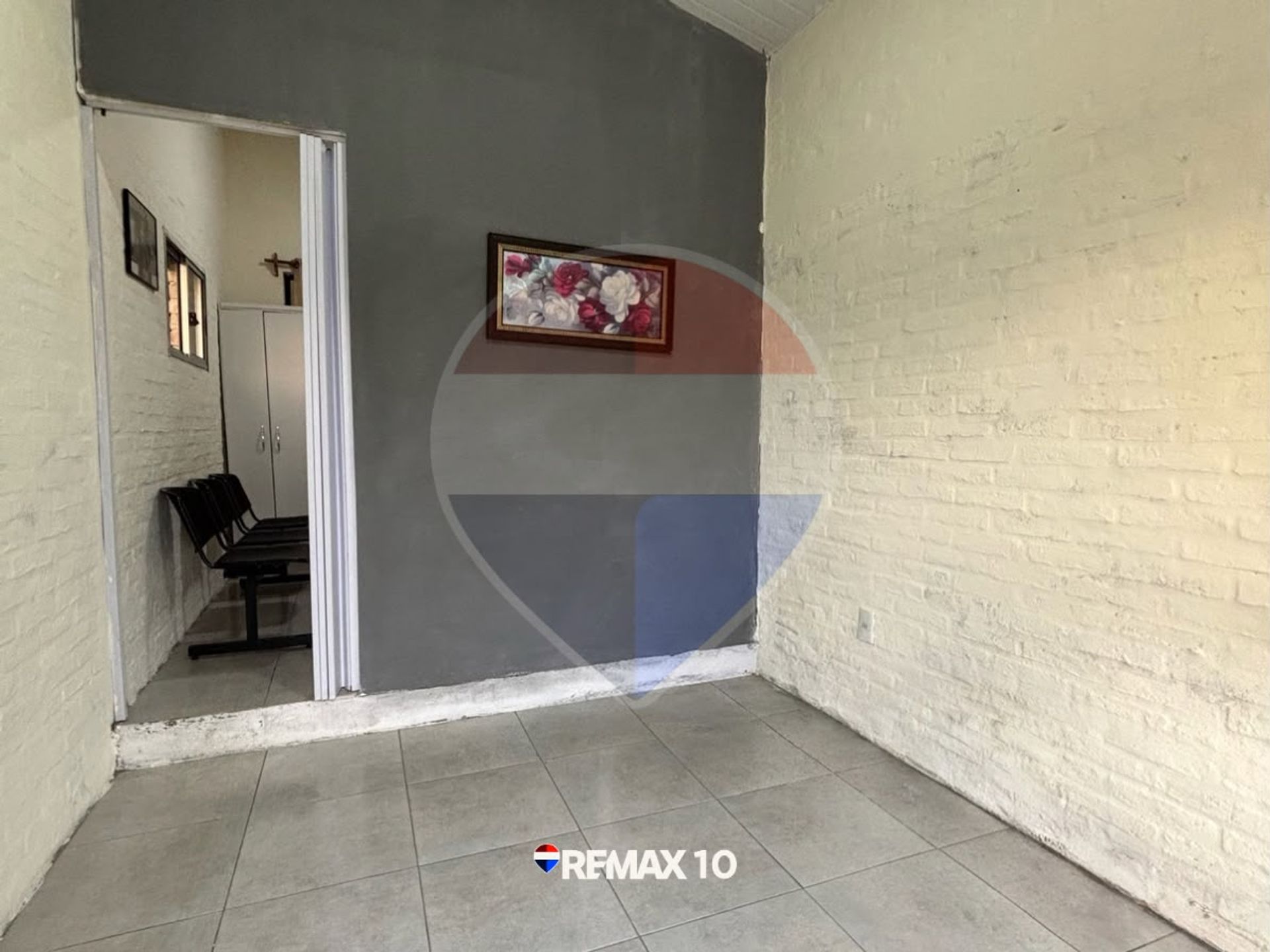 Se vende casa con barbacoa y consultorio. - 6