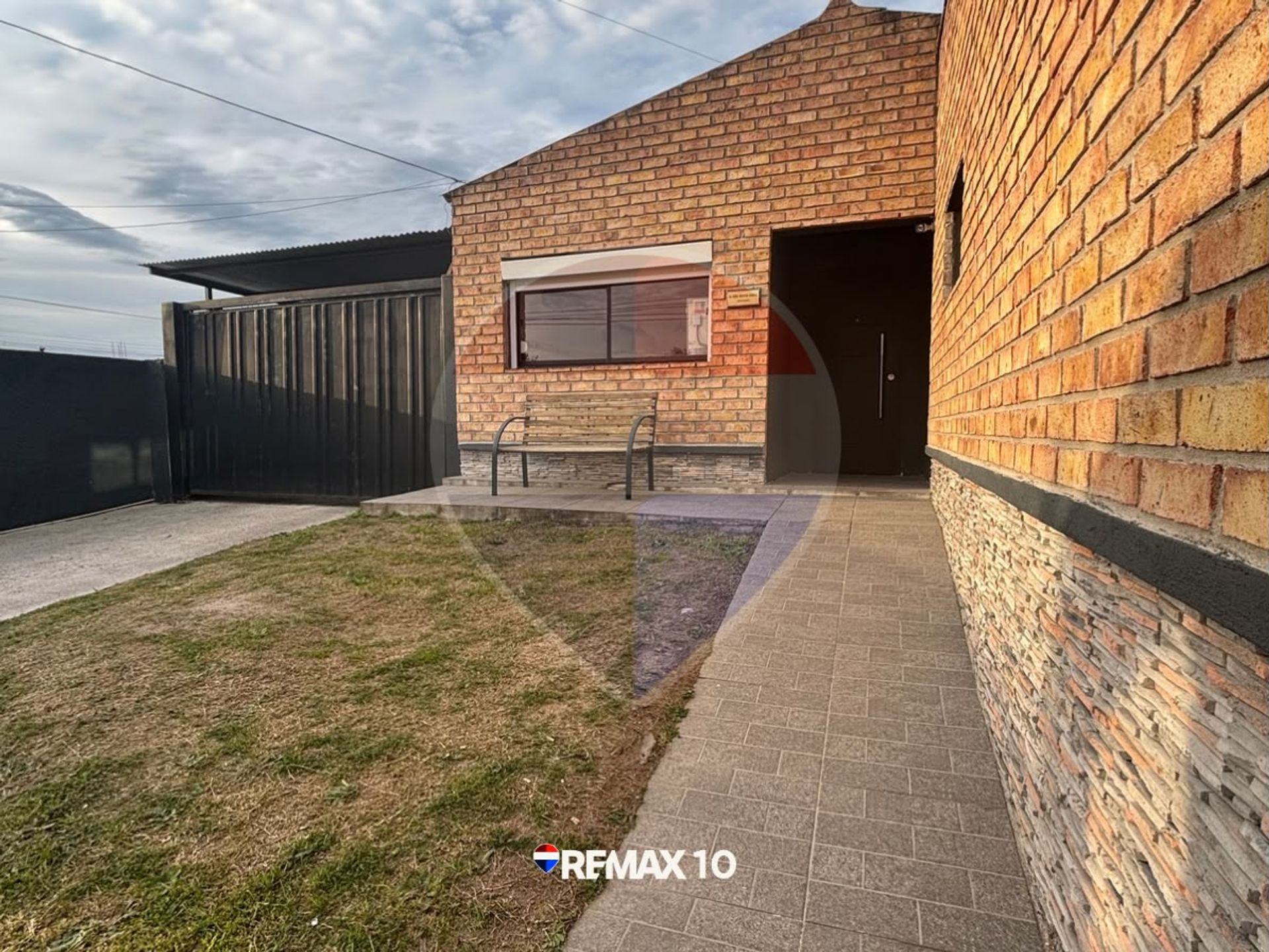 Se vende casa con barbacoa y consultorio. - 4