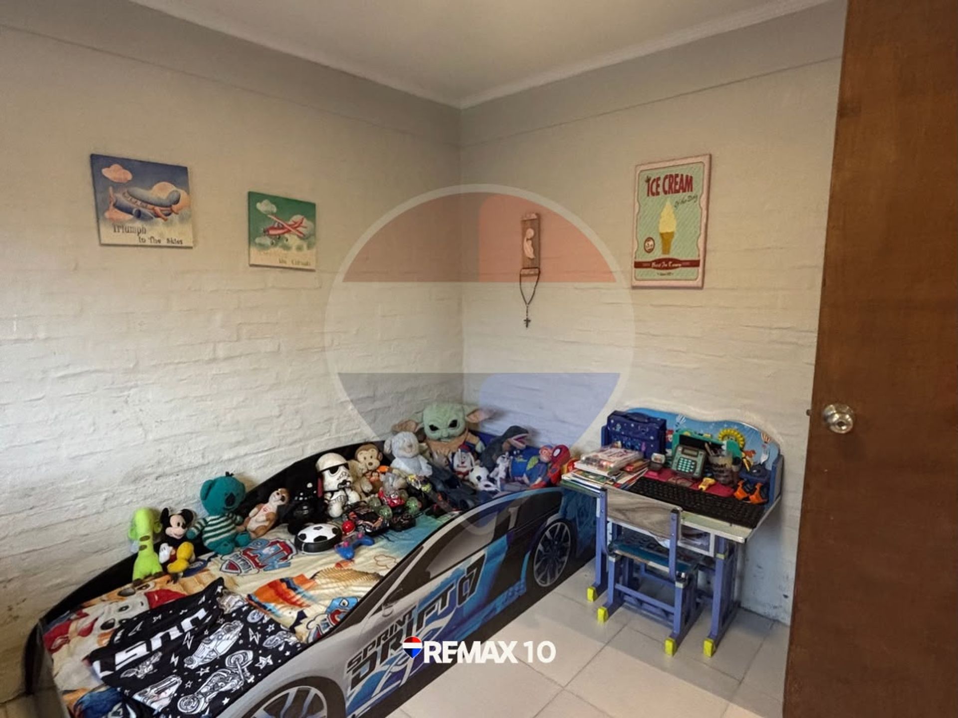 Se vende casa con barbacoa y consultorio. - 17