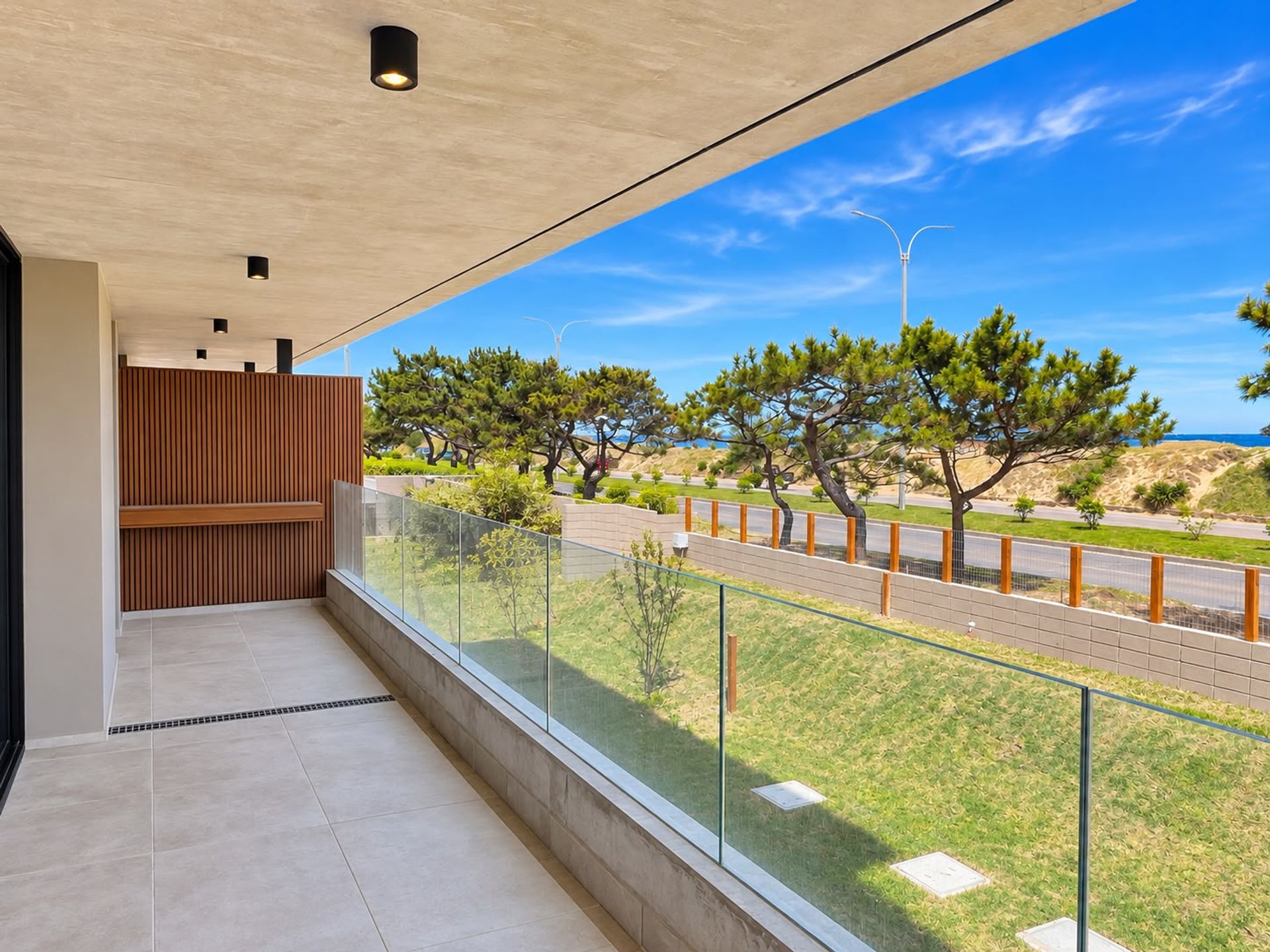 APARTAMENTO EN VENTA 2 DORMITORIOS PRIMERA LINEA - 3