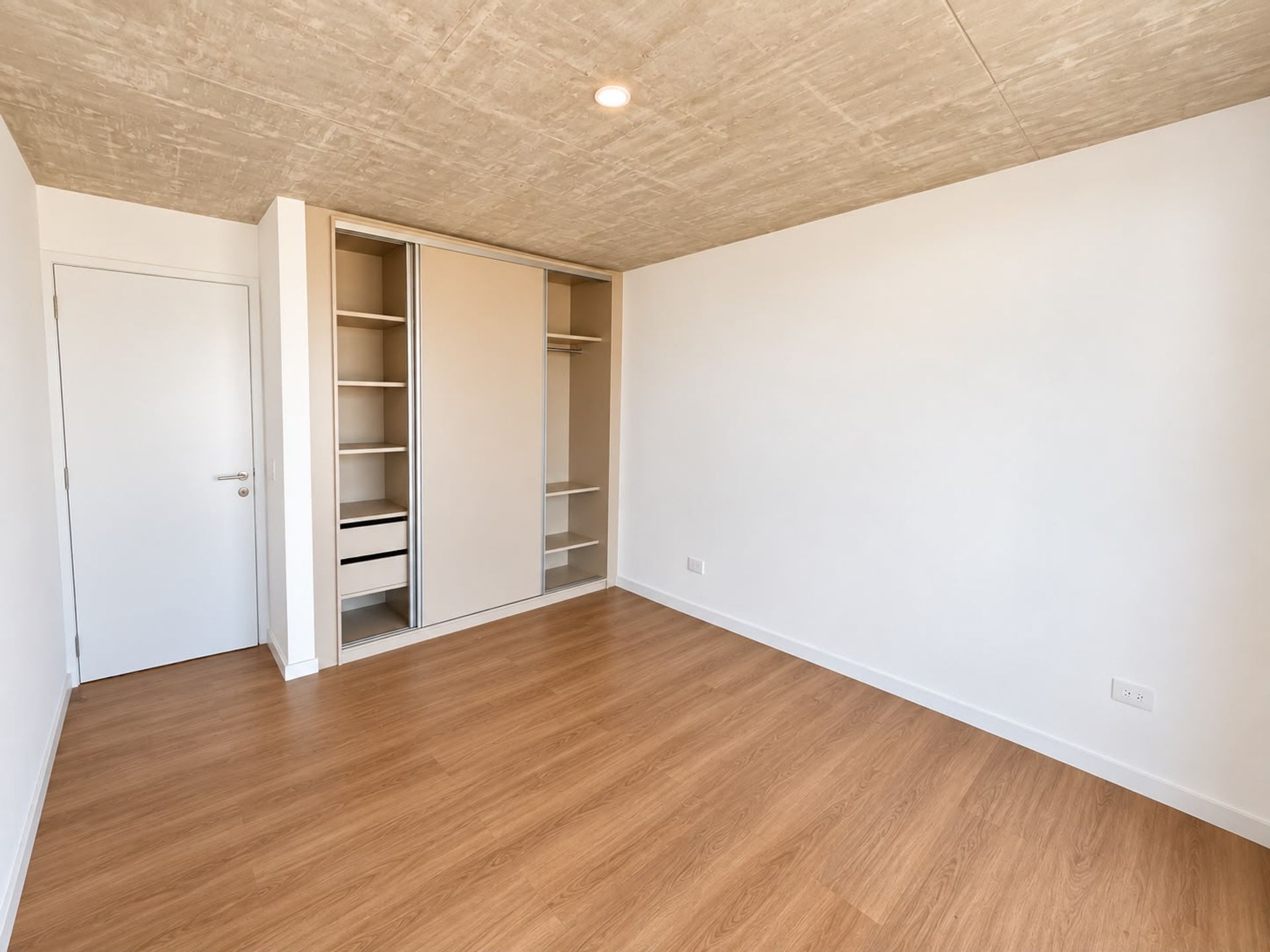 APARTAMENTO EN VENTA 2 DORMITORIOS PRIMERA LINEA - 10